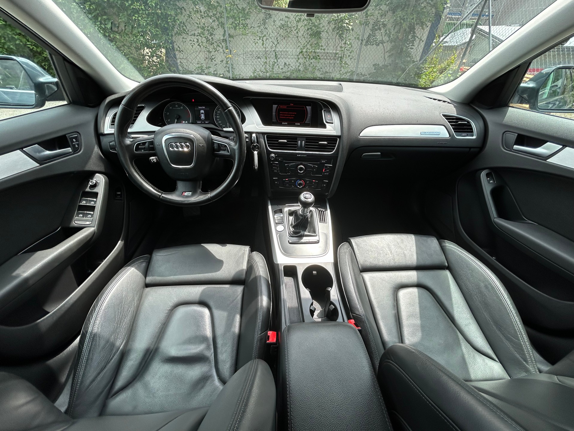 AUDI S4 Avant 3.0 TFSI quattro-image-8