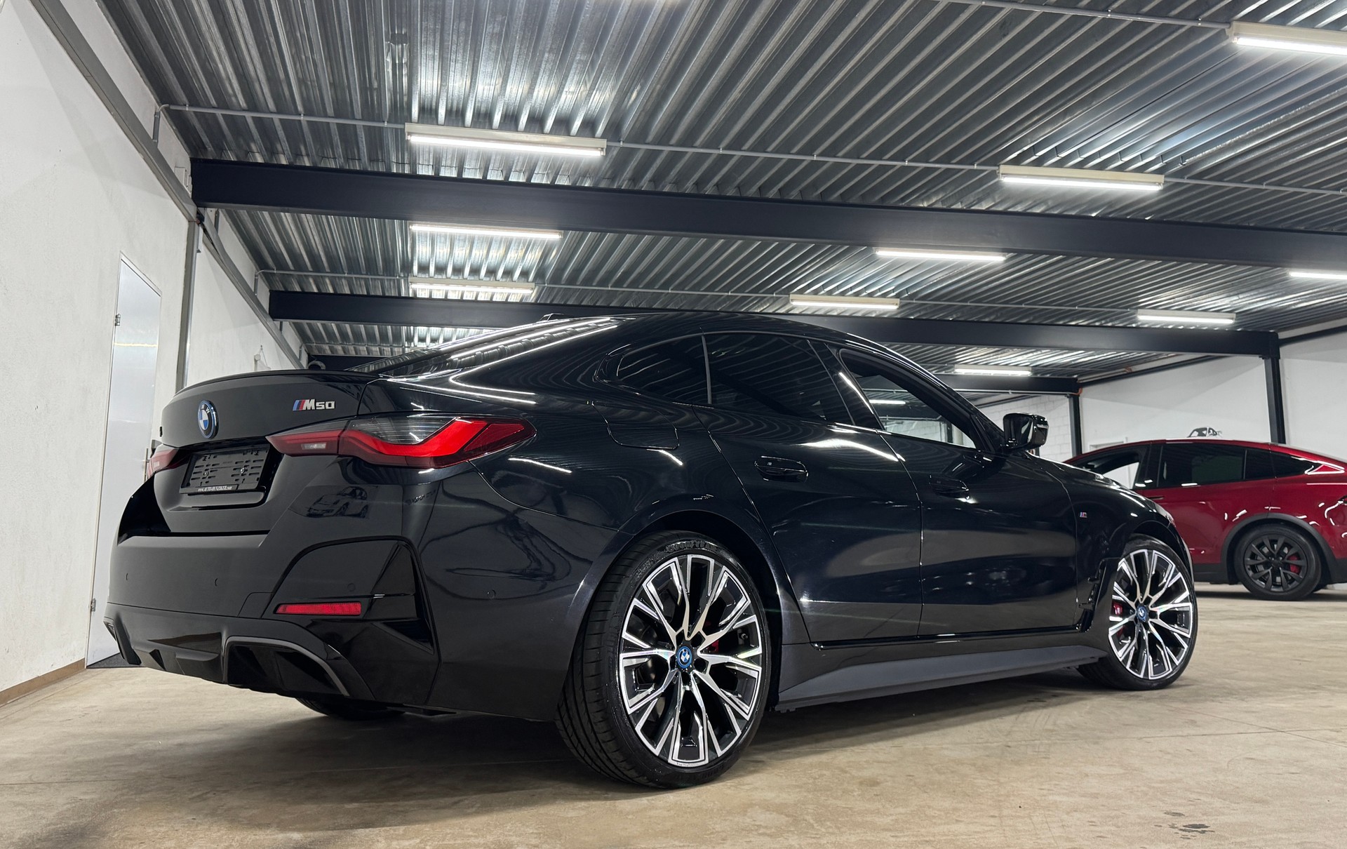 BMW i4 M50 M Sport Pro Allrad 544PS / CH-Fahrzeug / Vollausstattung-image-4