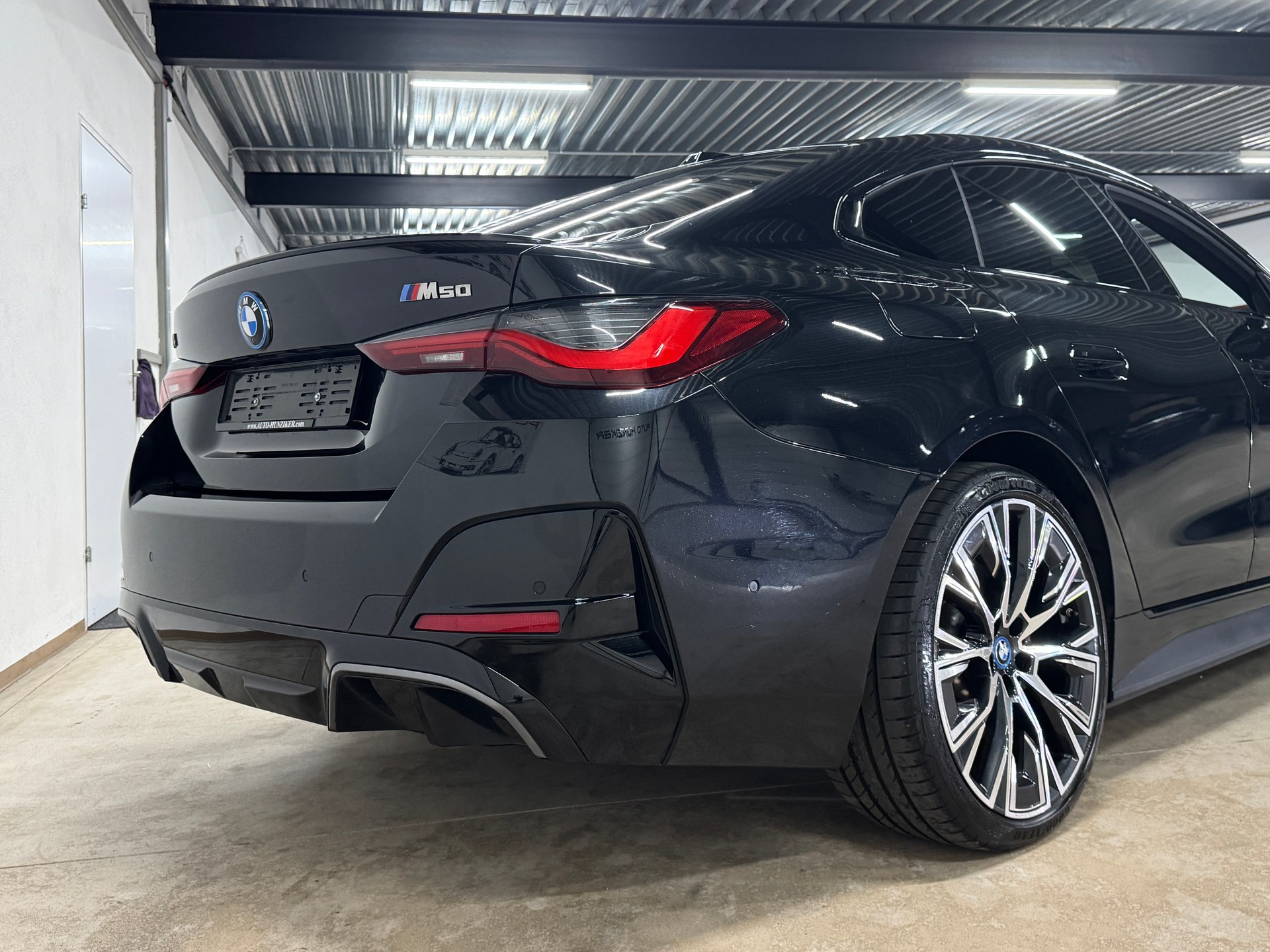 BMW i4 M50 M Sport Pro Allrad 544PS / CH-Fahrzeug / Vollausstattung-image-5