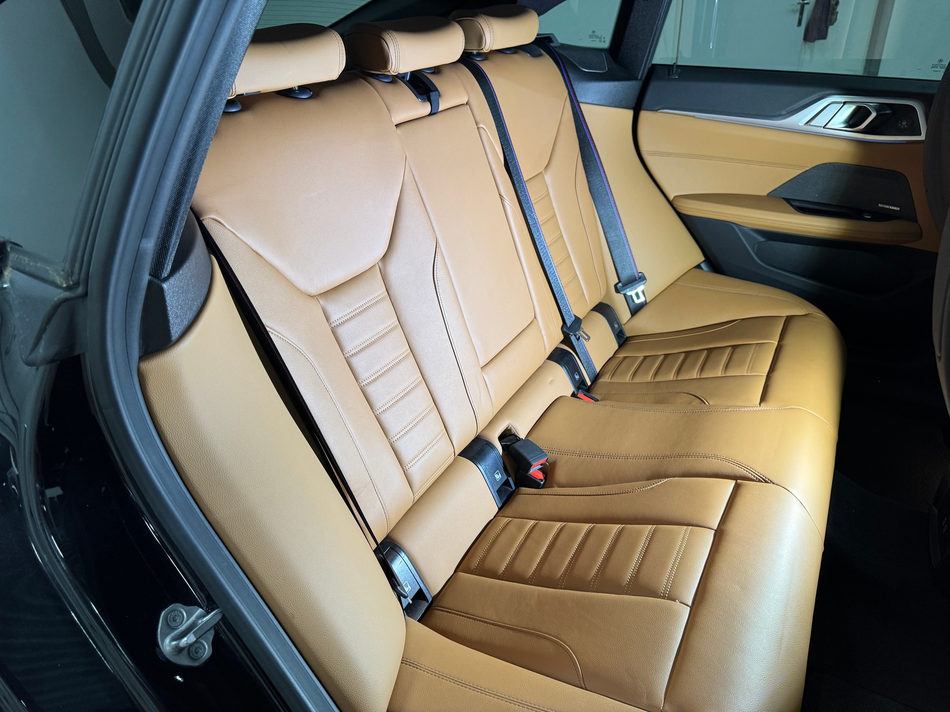BMW i4 M50 M Sport Pro Allrad 544PS / CH-Fahrzeug / Vollausstattung-image-12