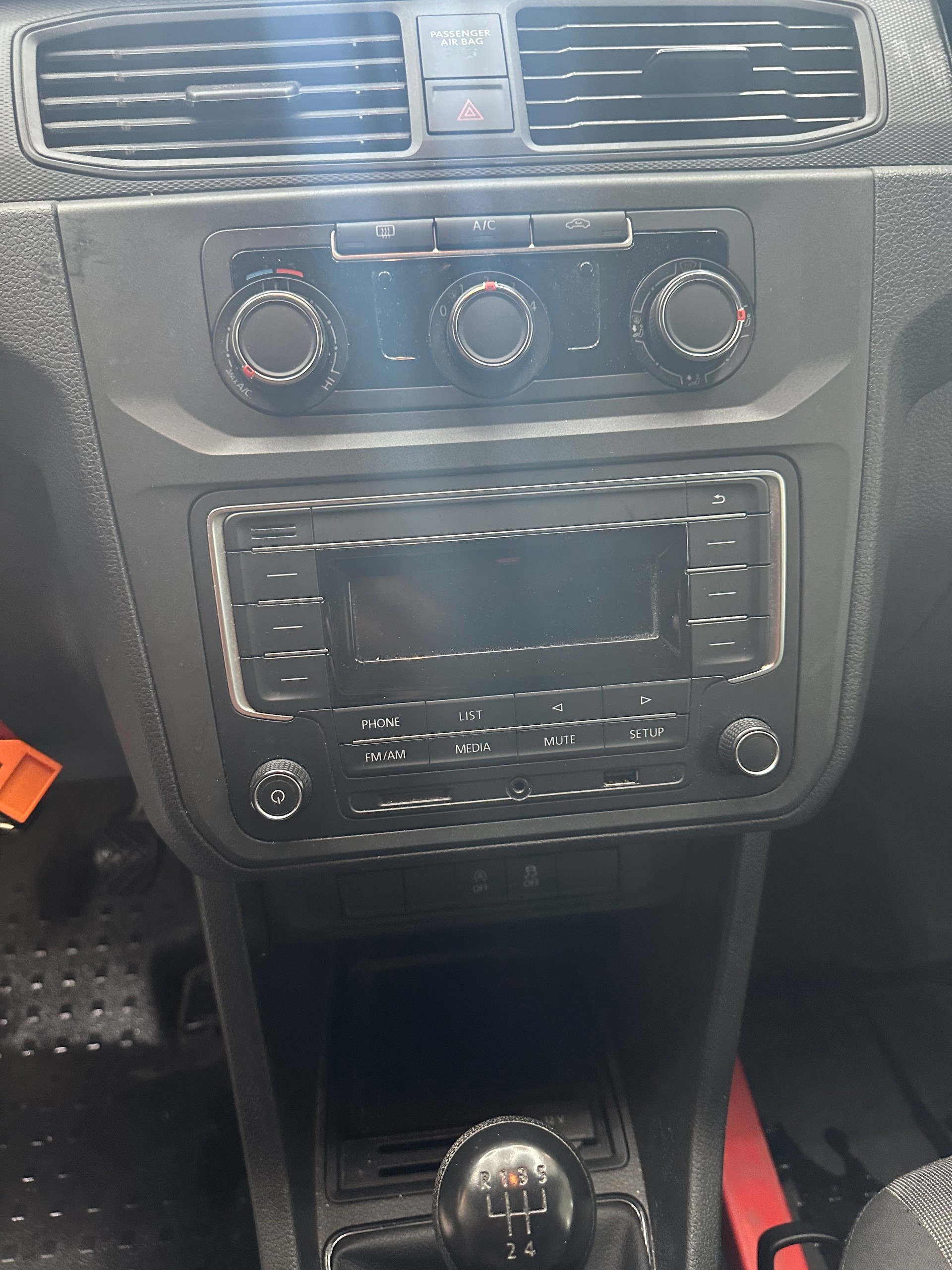 VW Caddy Maxi 2.0TDI BlueMotion Technology-image-7