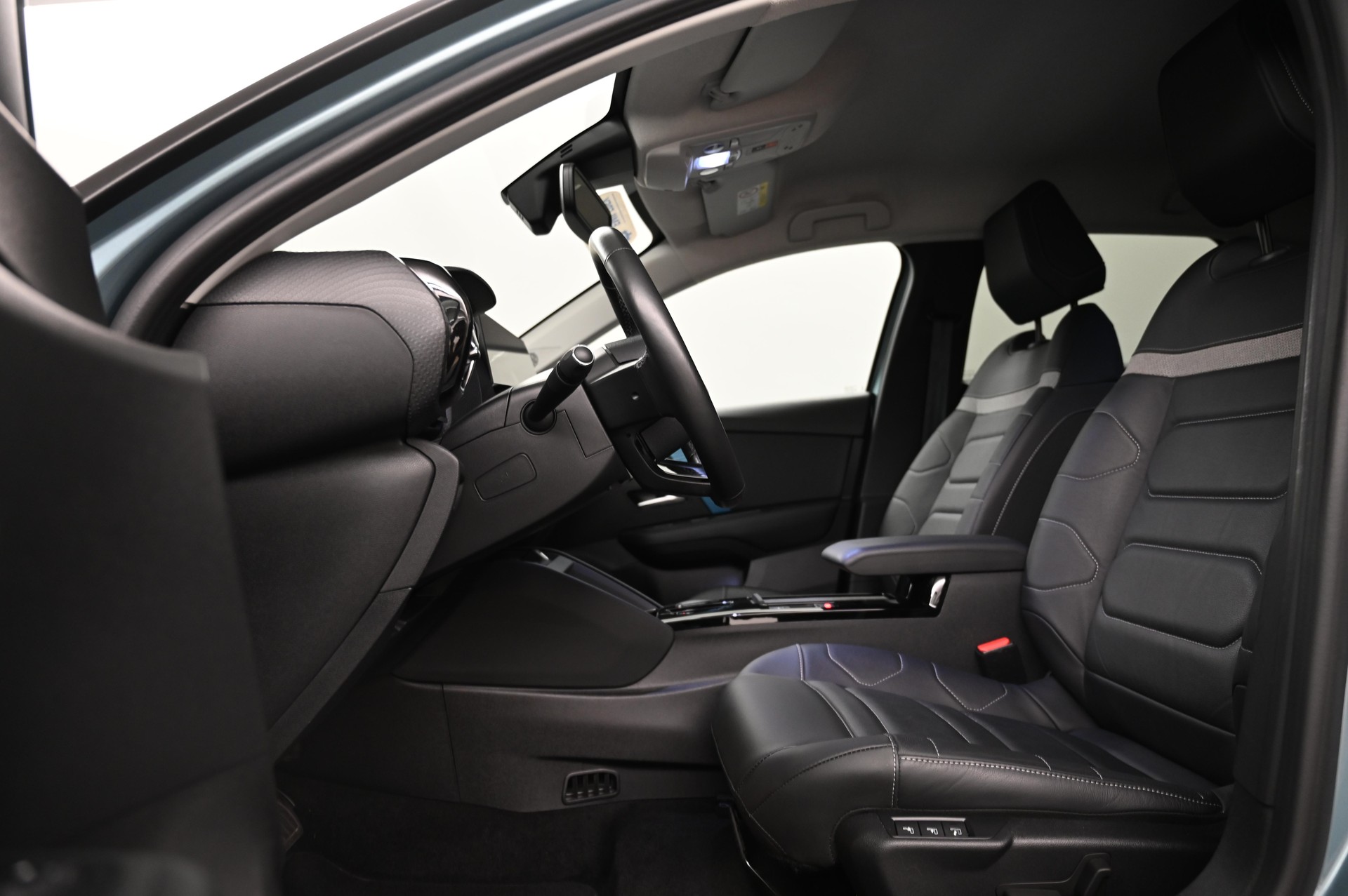 CITROEN e-C4 Shine-image-5