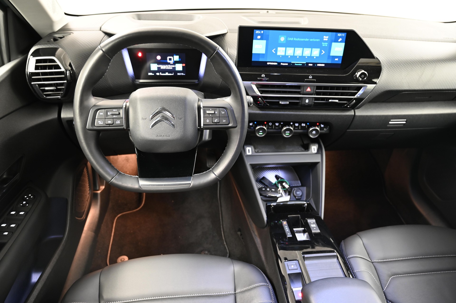 CITROEN e-C4 Shine-image-8