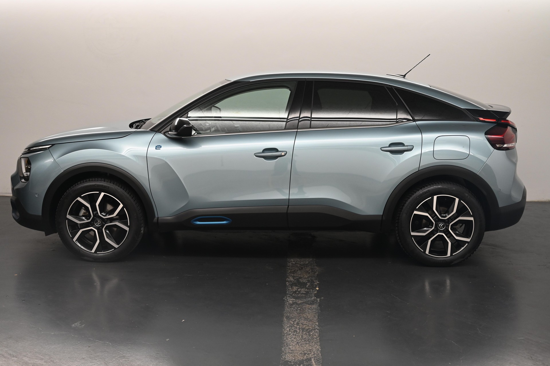 CITROEN e-C4 Shine-showroom-element-3