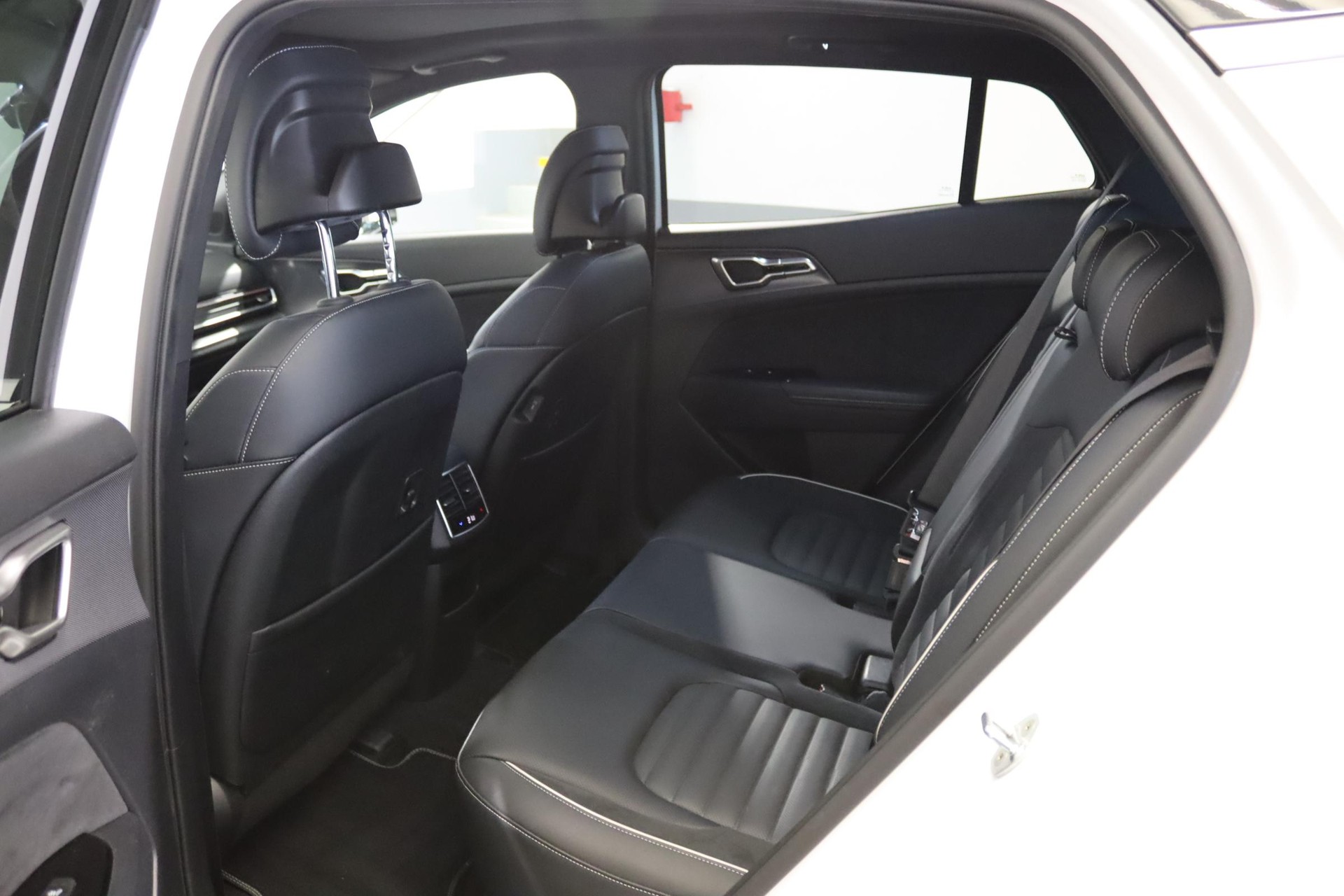 KIA Sportage 1.6 T-GDi PHEV GT-Line-image-5