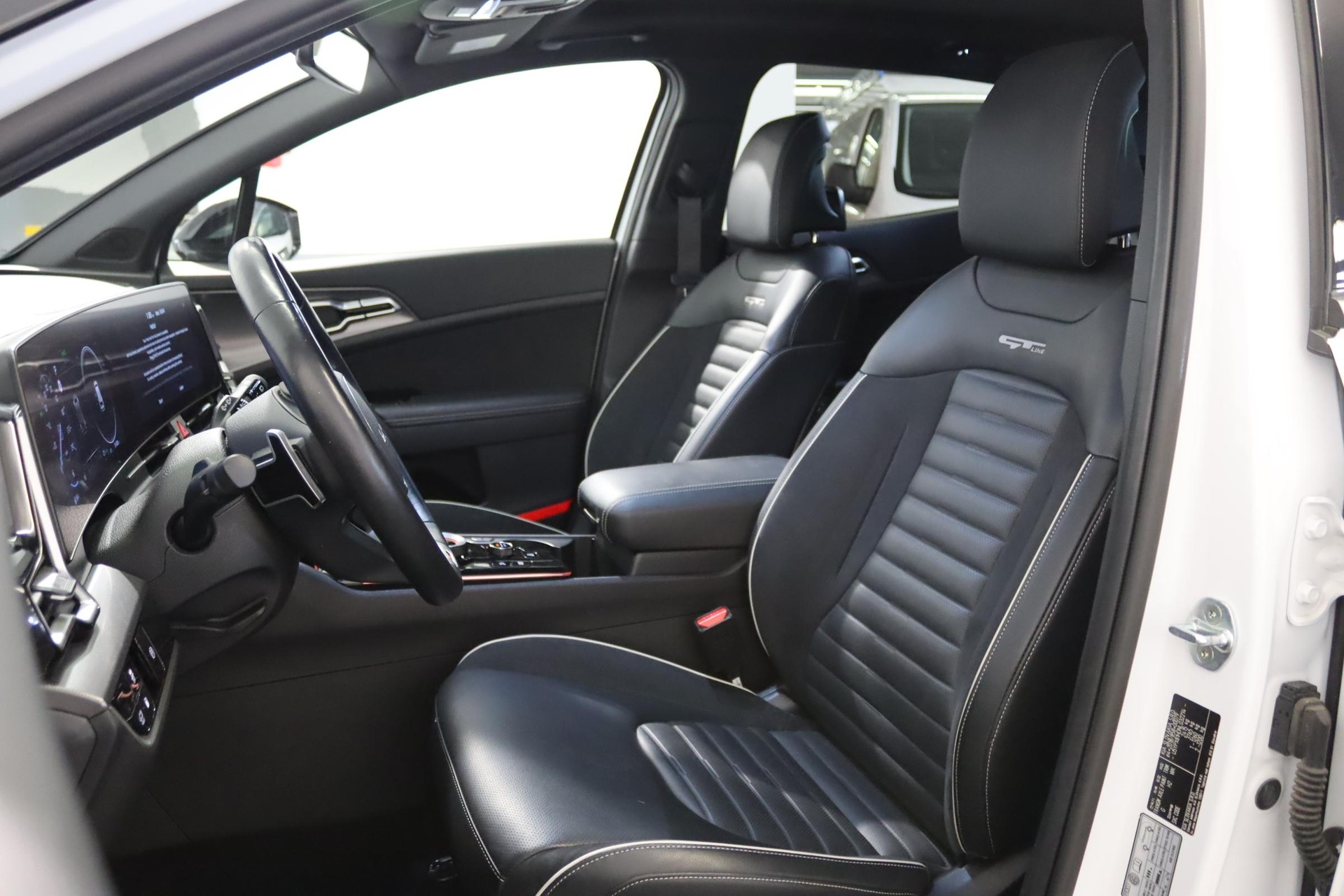 KIA Sportage 1.6 T-GDi PHEV GT-Line-image-10