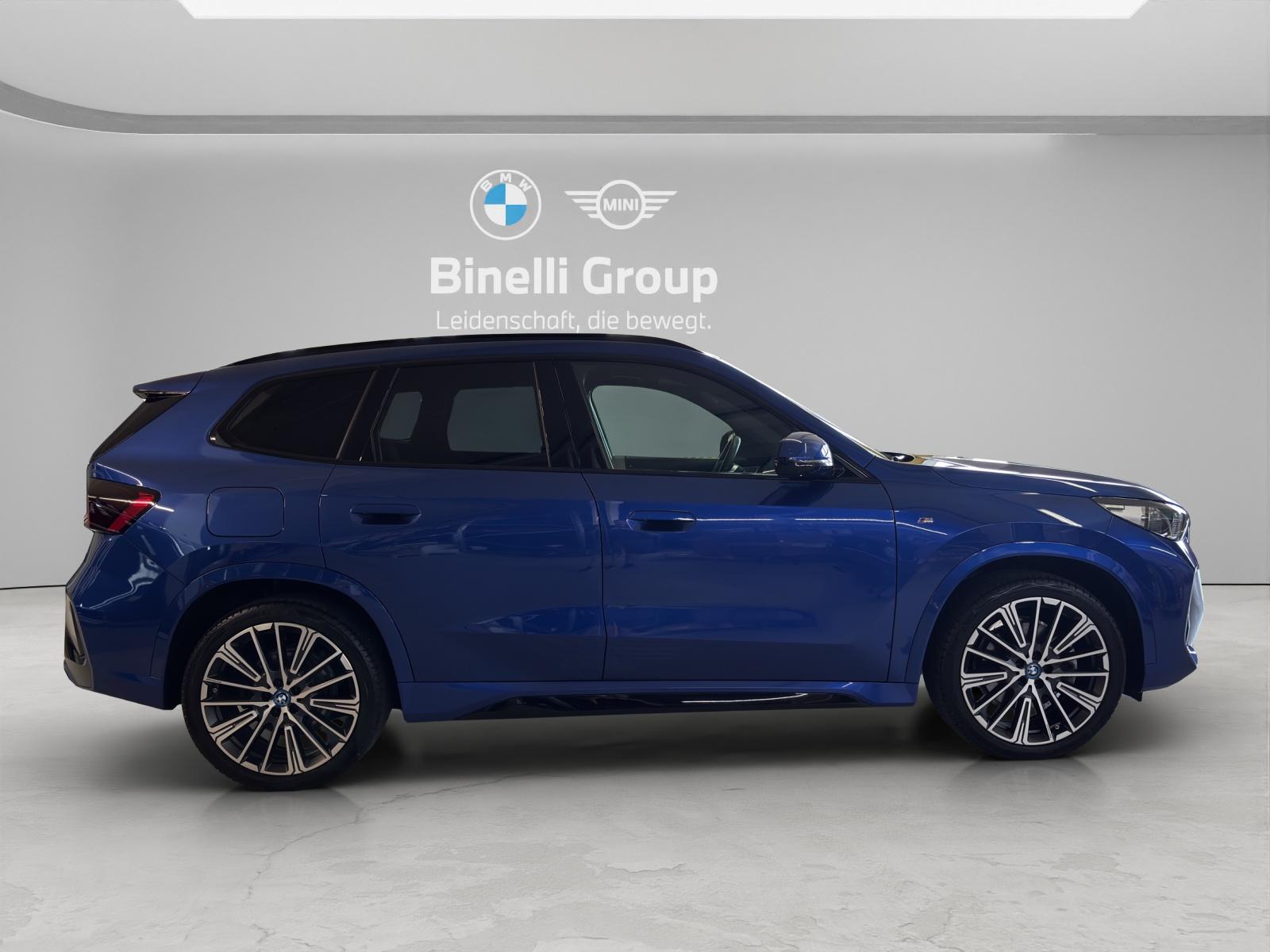 BMW iX1 30 xDrive-image-18