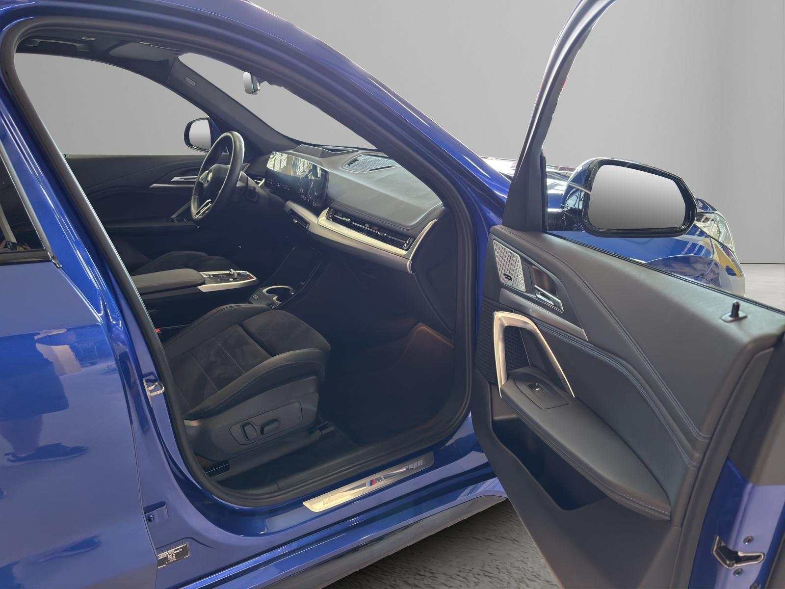 BMW iX1 30 xDrive-image-21
