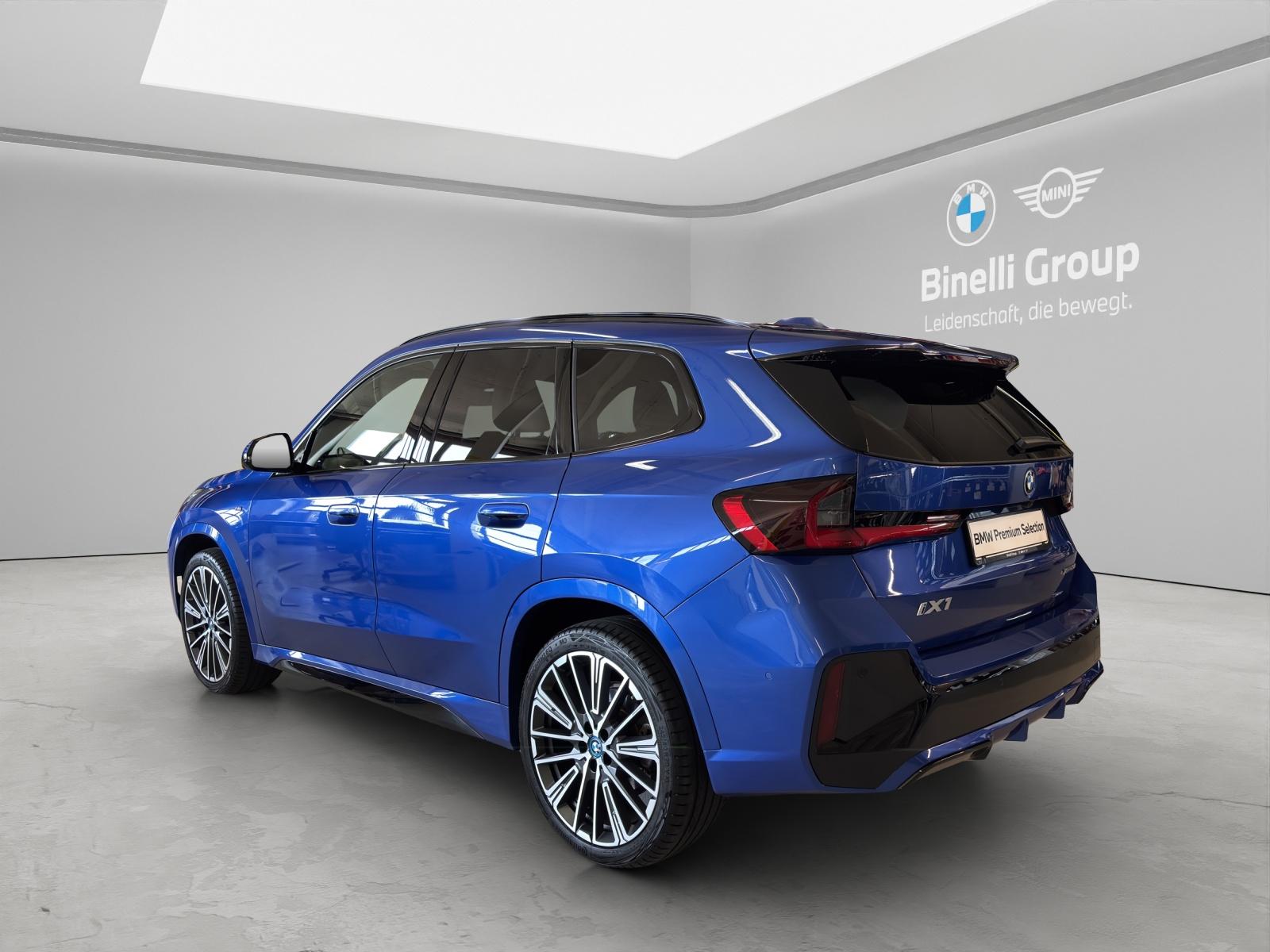 BMW iX1 30 xDrive-image-14