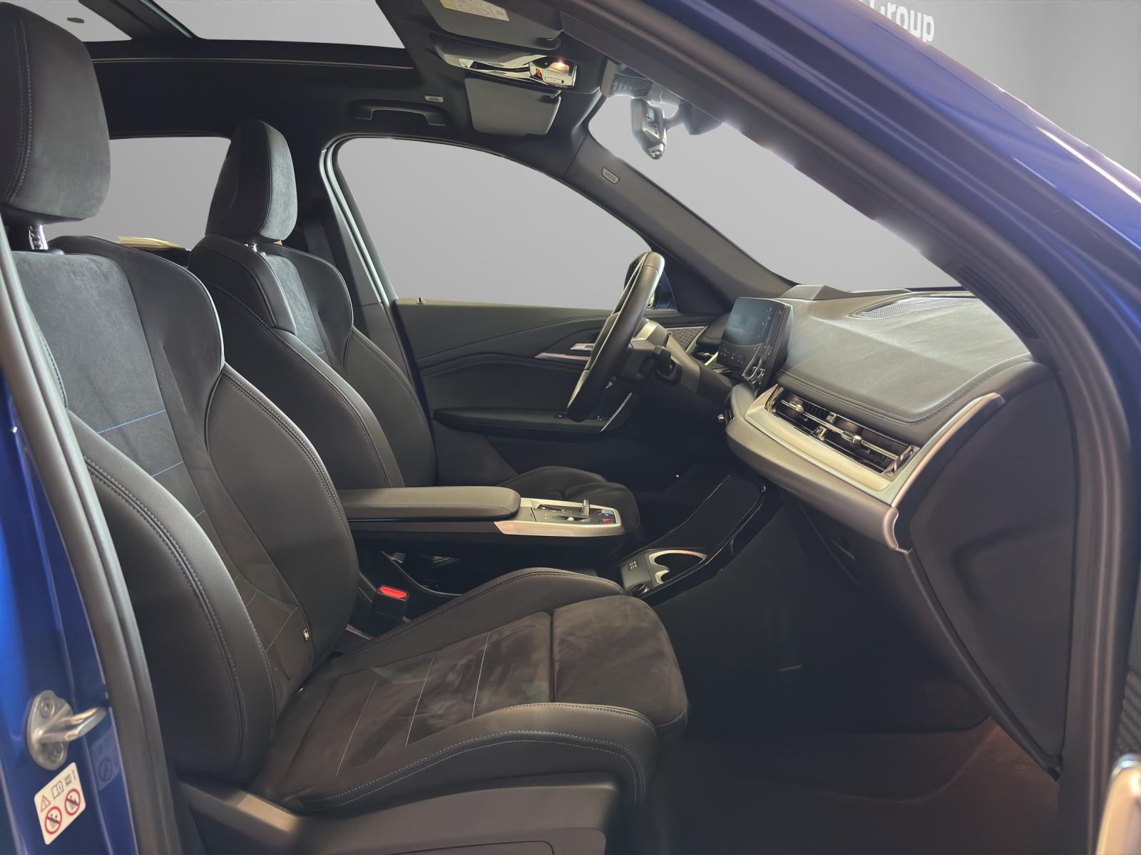BMW iX1 30 xDrive-image-20