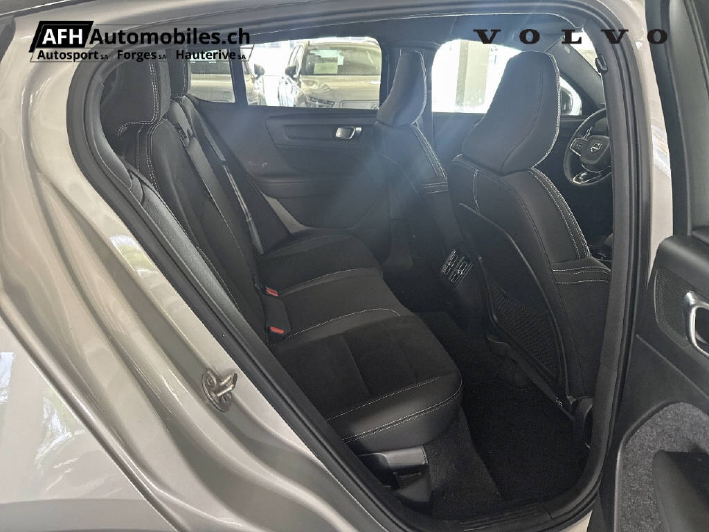 VOLVO C40 P8 Twin Recharge AWD-image-13