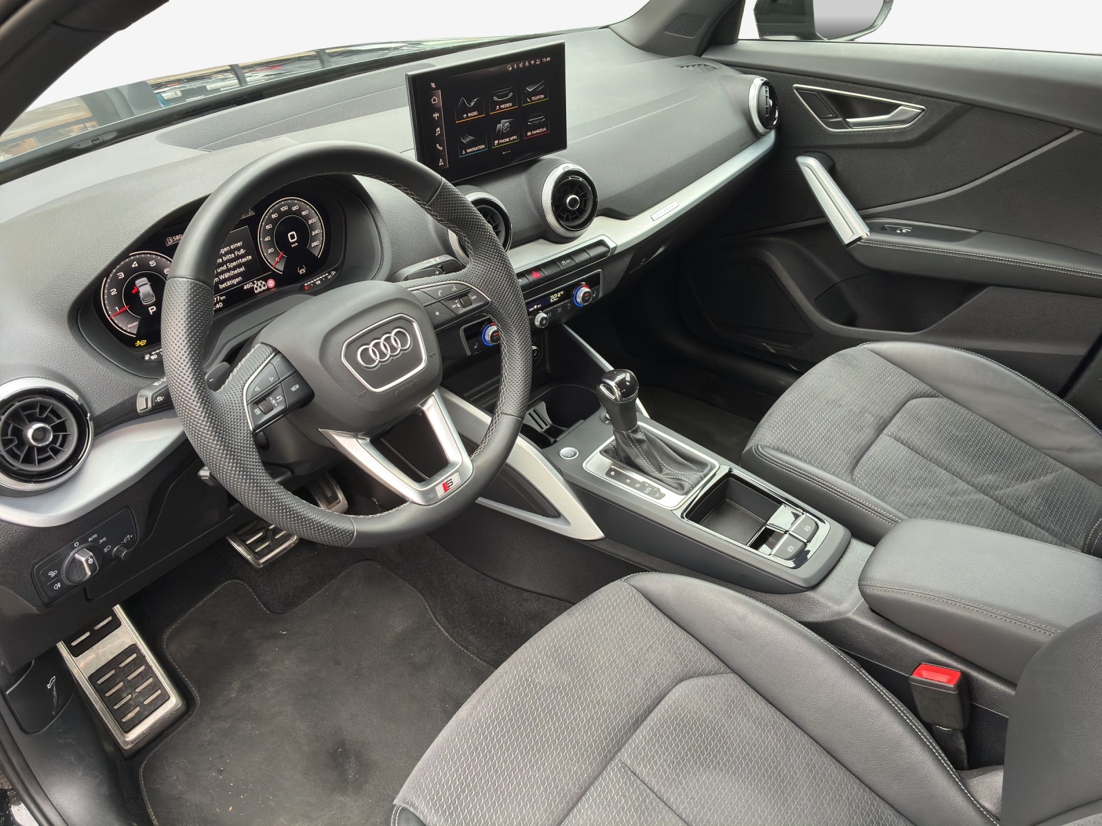 AUDI Q2 40 TFSI S line quattro S-tronic-image-8