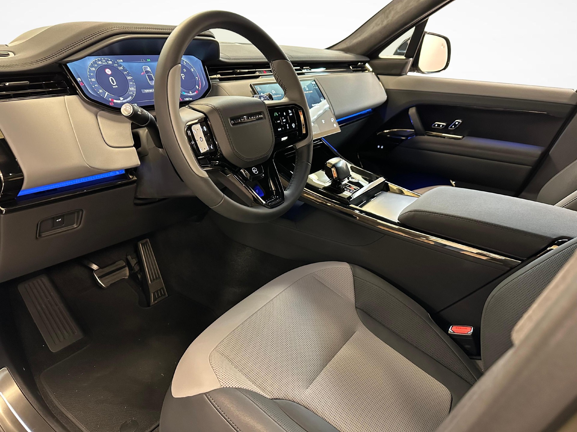 LAND ROVER Range Rover Sport 4.4 V8 SV Edition One Carbon-showroom-element-3