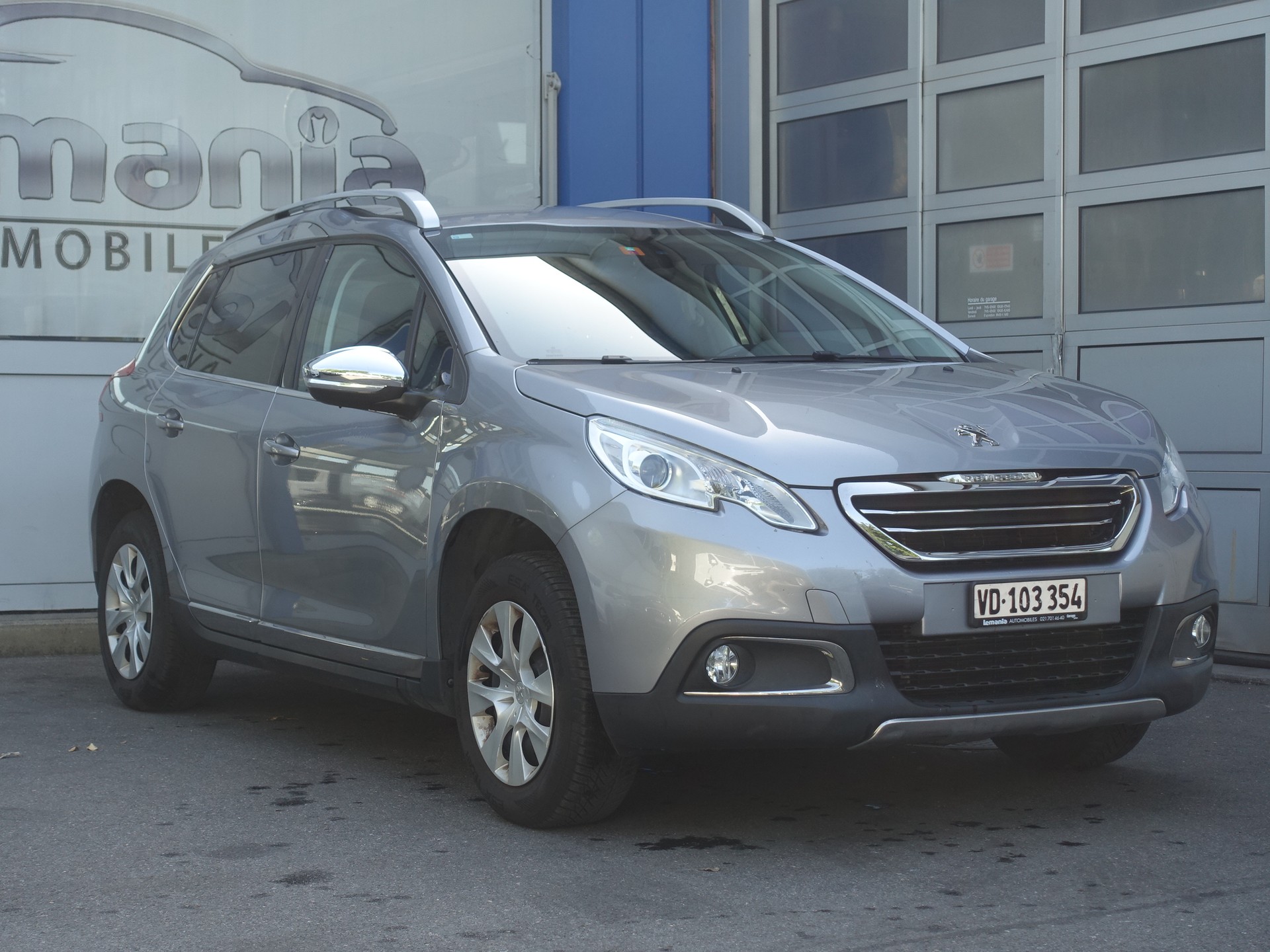 PEUGEOT 2008 1.2 PureTech Féline EAT6-image-0