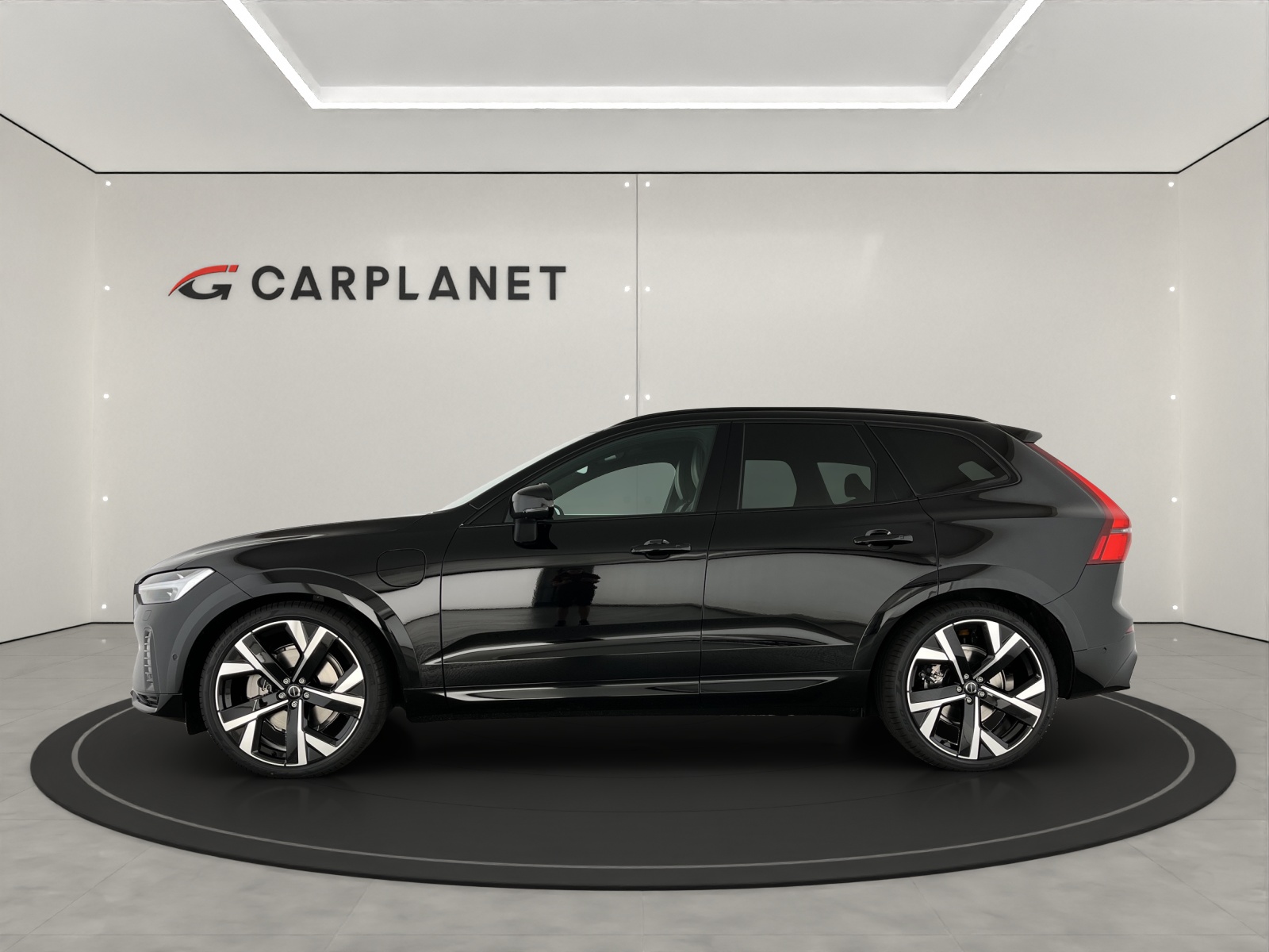 VOLVO XC60 2.0 T6 TE Black Edition eAWD-image-1