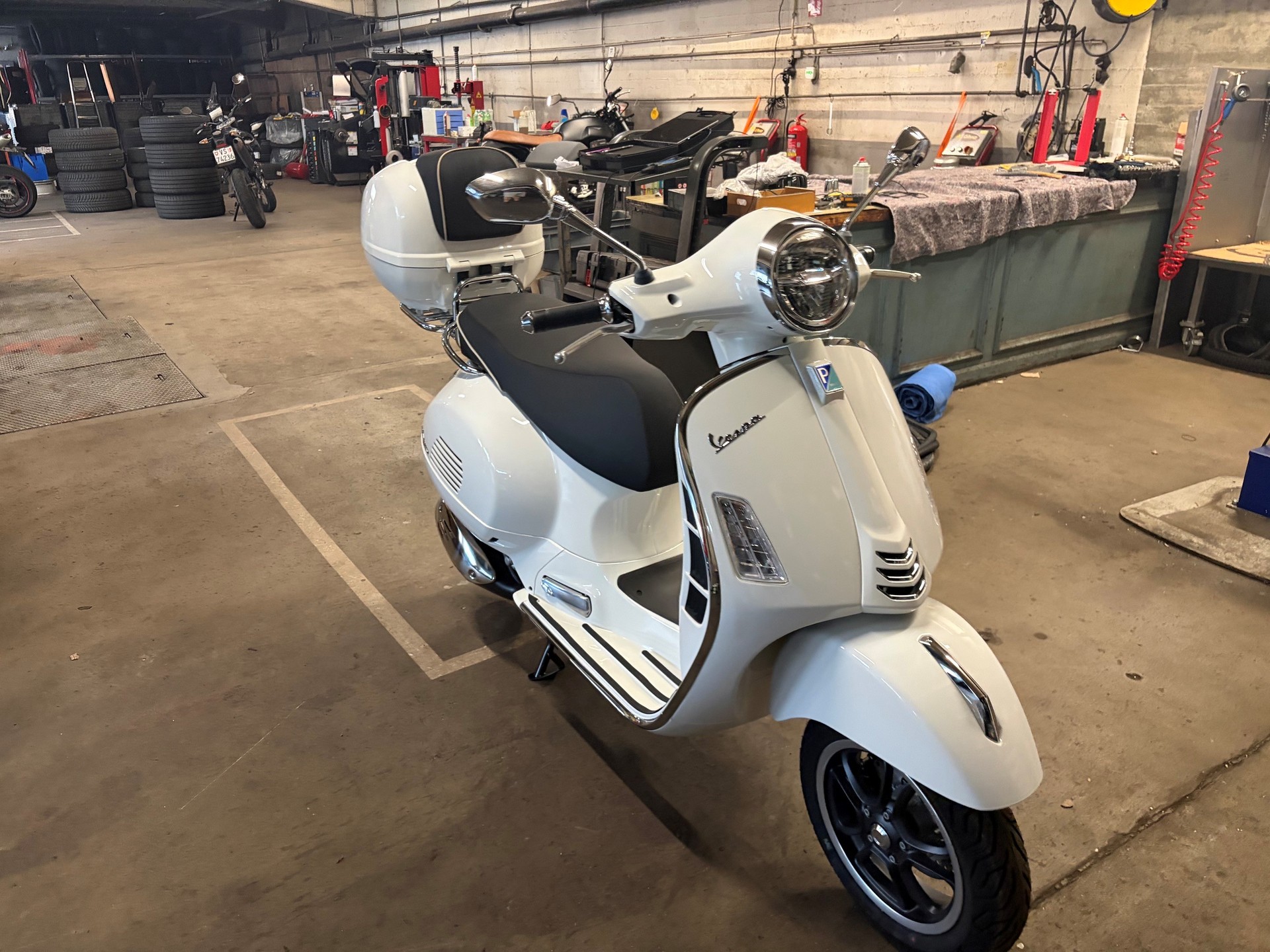 PIAGGIO Vespa GTS 310 Super RST E5+-showroom-element-1