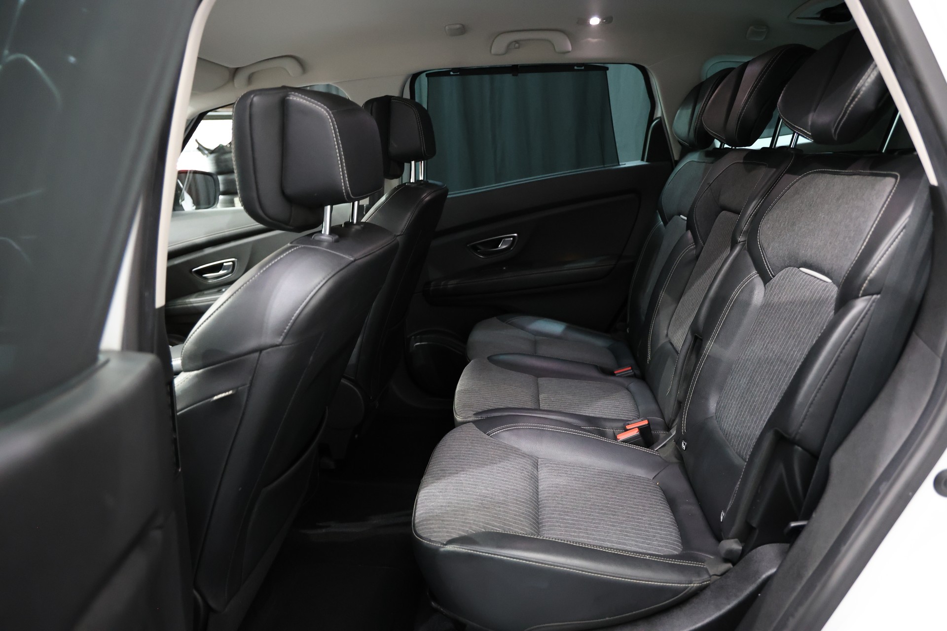 RENAULT Grand Scénic 1.3 16V Turbo Intens EDC-image-10