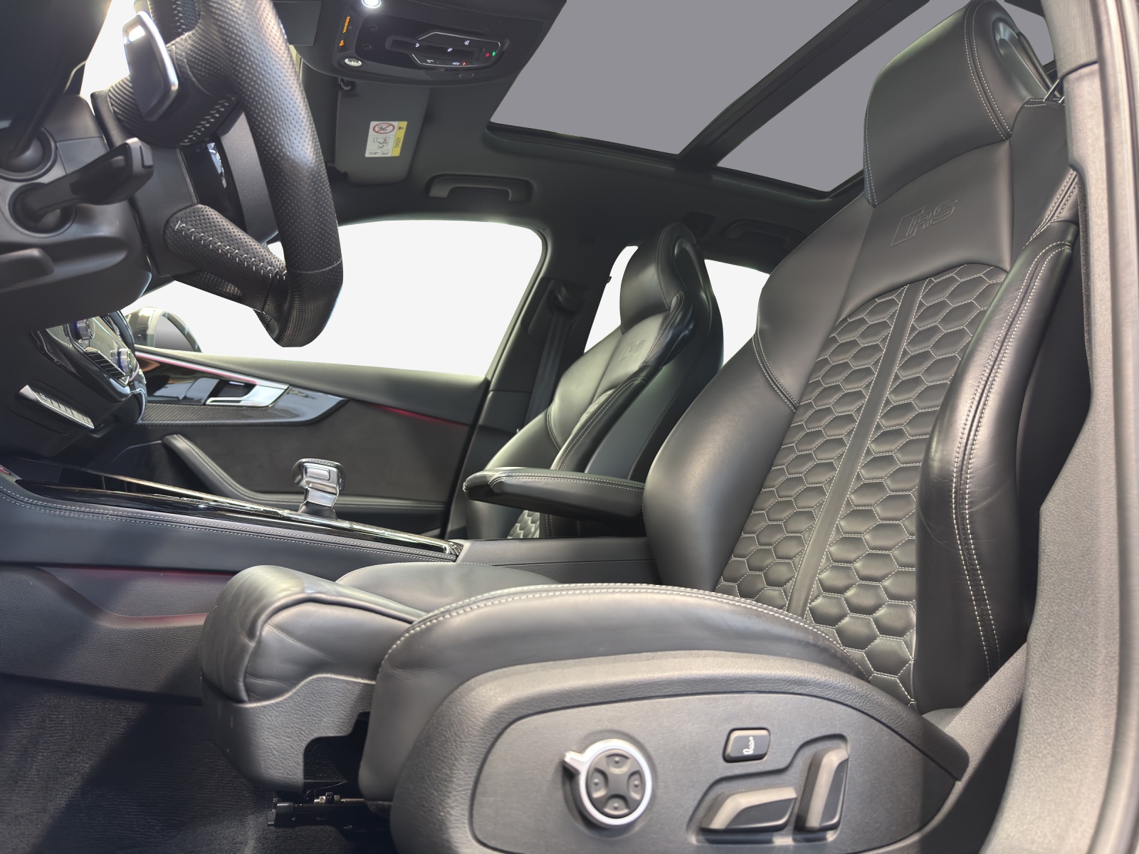 AUDI RS4 Avant quattro tiptronic-image-14