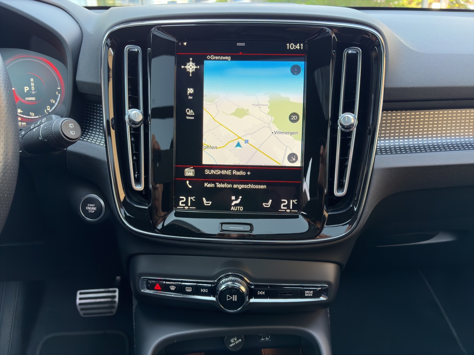 VOLVO XC40 1.5 T5 PiH R-Design-image-13