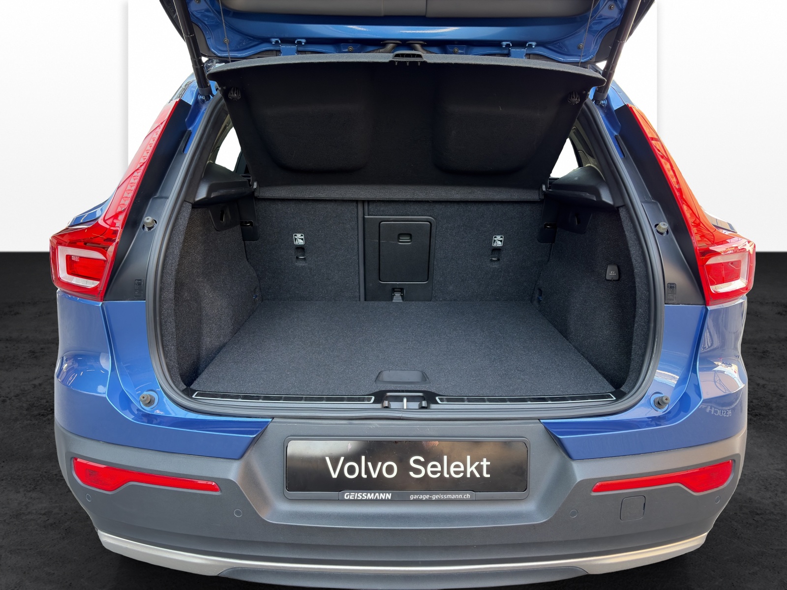 VOLVO XC40 1.5 T5 PiH R-Design-image-18