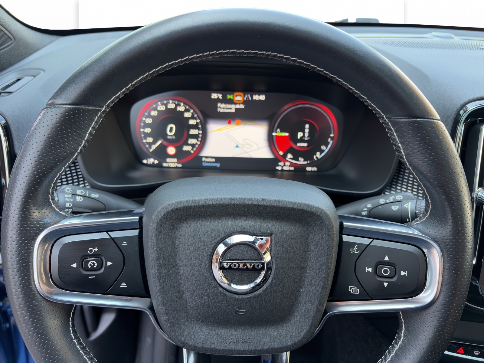 VOLVO XC40 1.5 T5 PiH R-Design-image-10