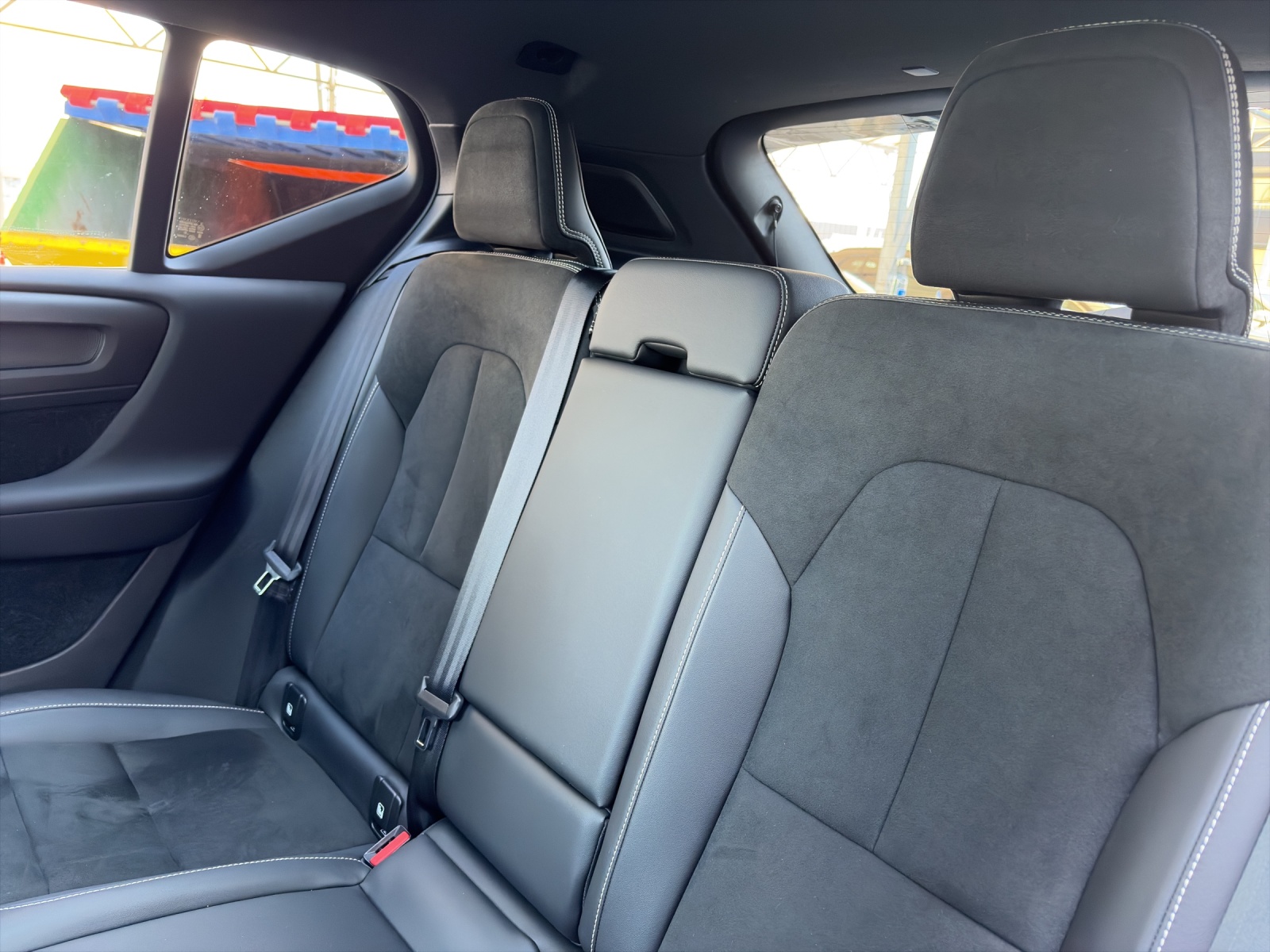 VOLVO XC40 1.5 T5 PiH R-Design-image-15