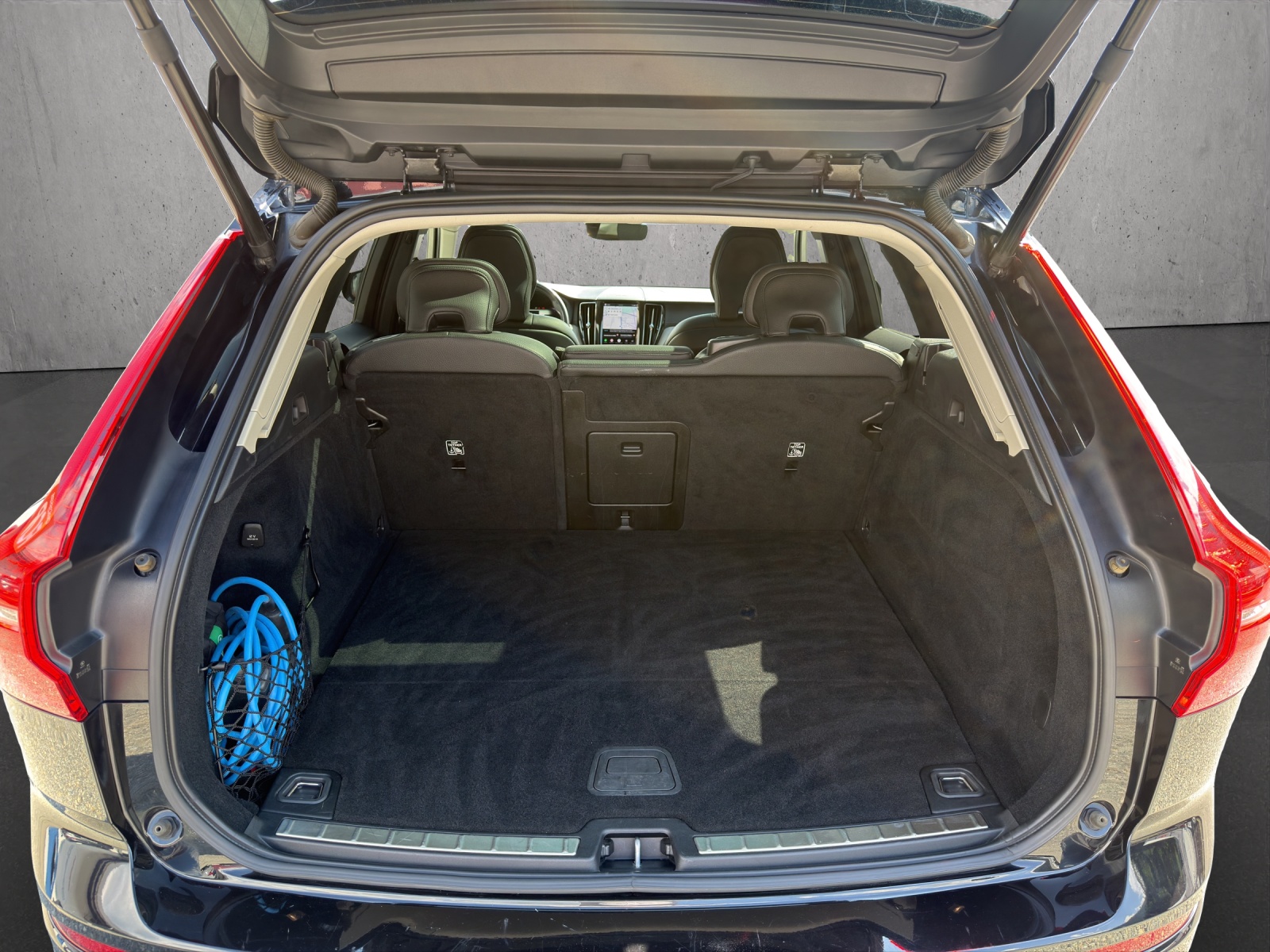 VOLVO XC60 2.0 T6 TE Inscription eAWD-image-16