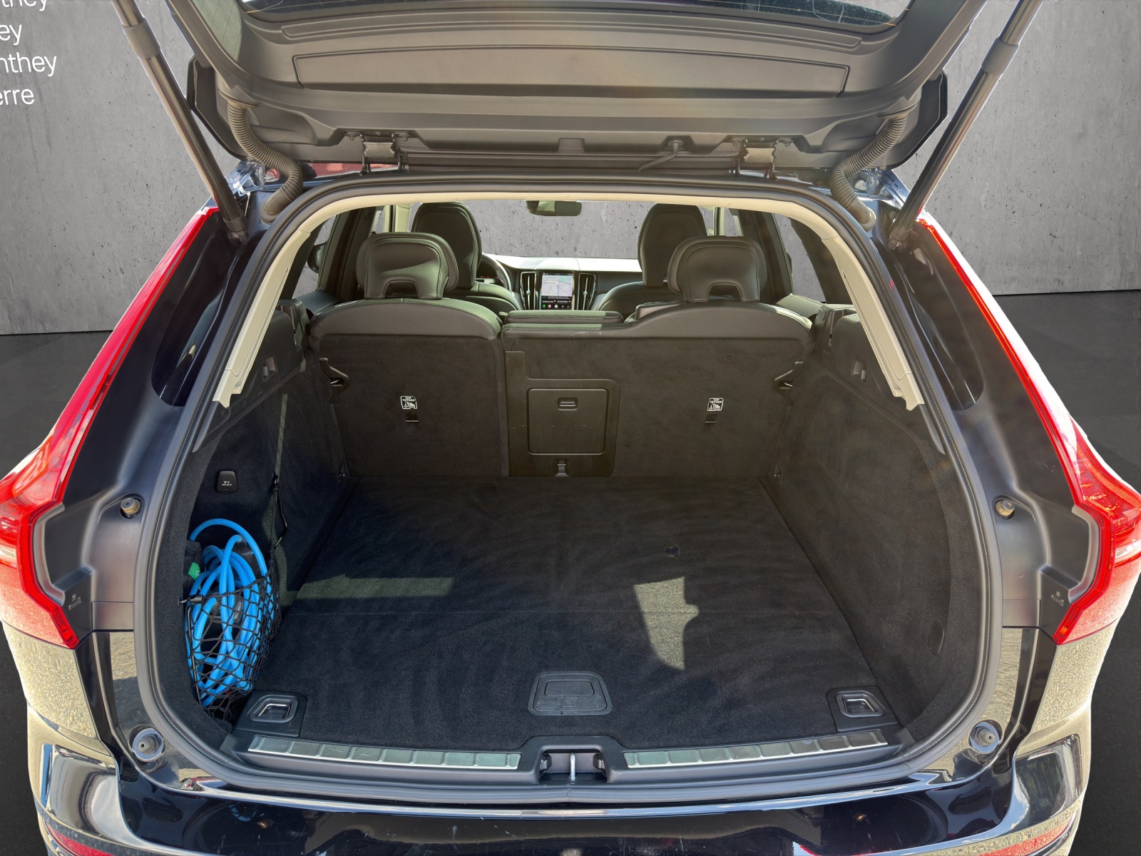 VOLVO XC60 2.0 T6 TE Inscription eAWD-image-15