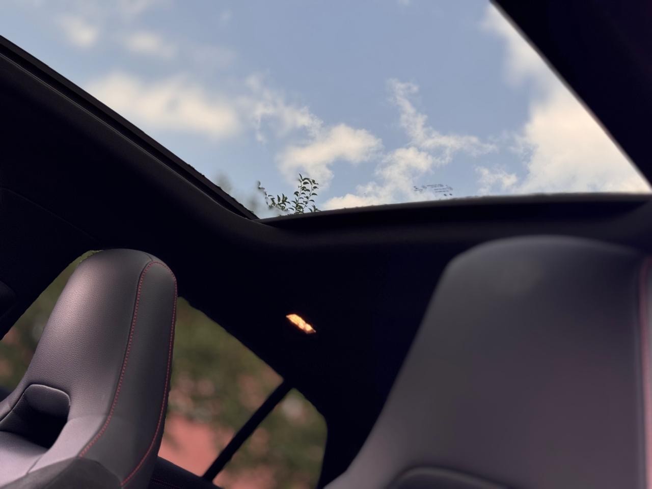 MERCEDES-BENZ CLA 200 AMG Line-image-14