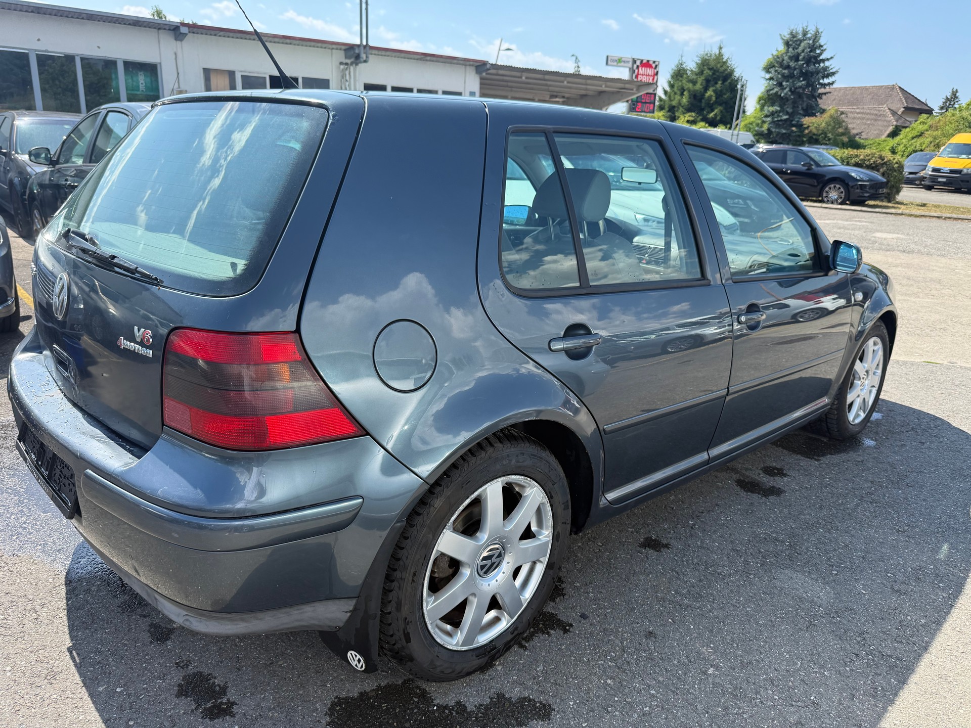 VW Golf 2.8 Highline 4Motion-image-4