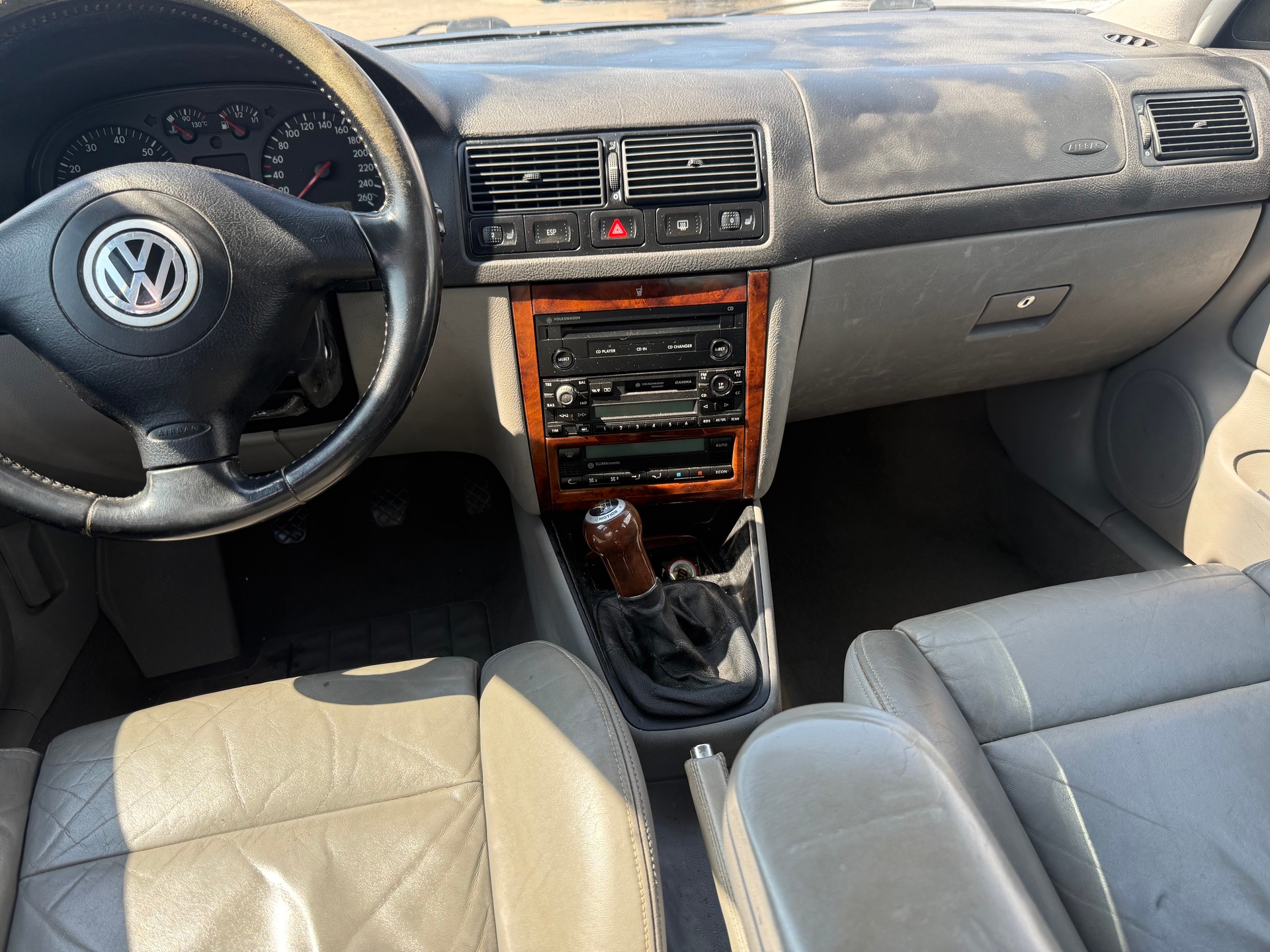 VW Golf 2.8 Highline 4Motion-image-8