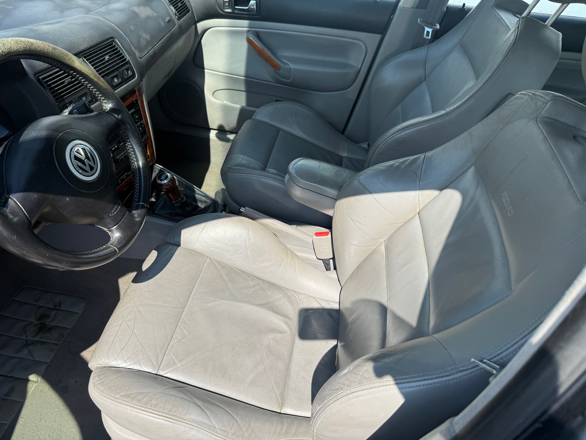 VW Golf 2.8 Highline 4Motion-image-10