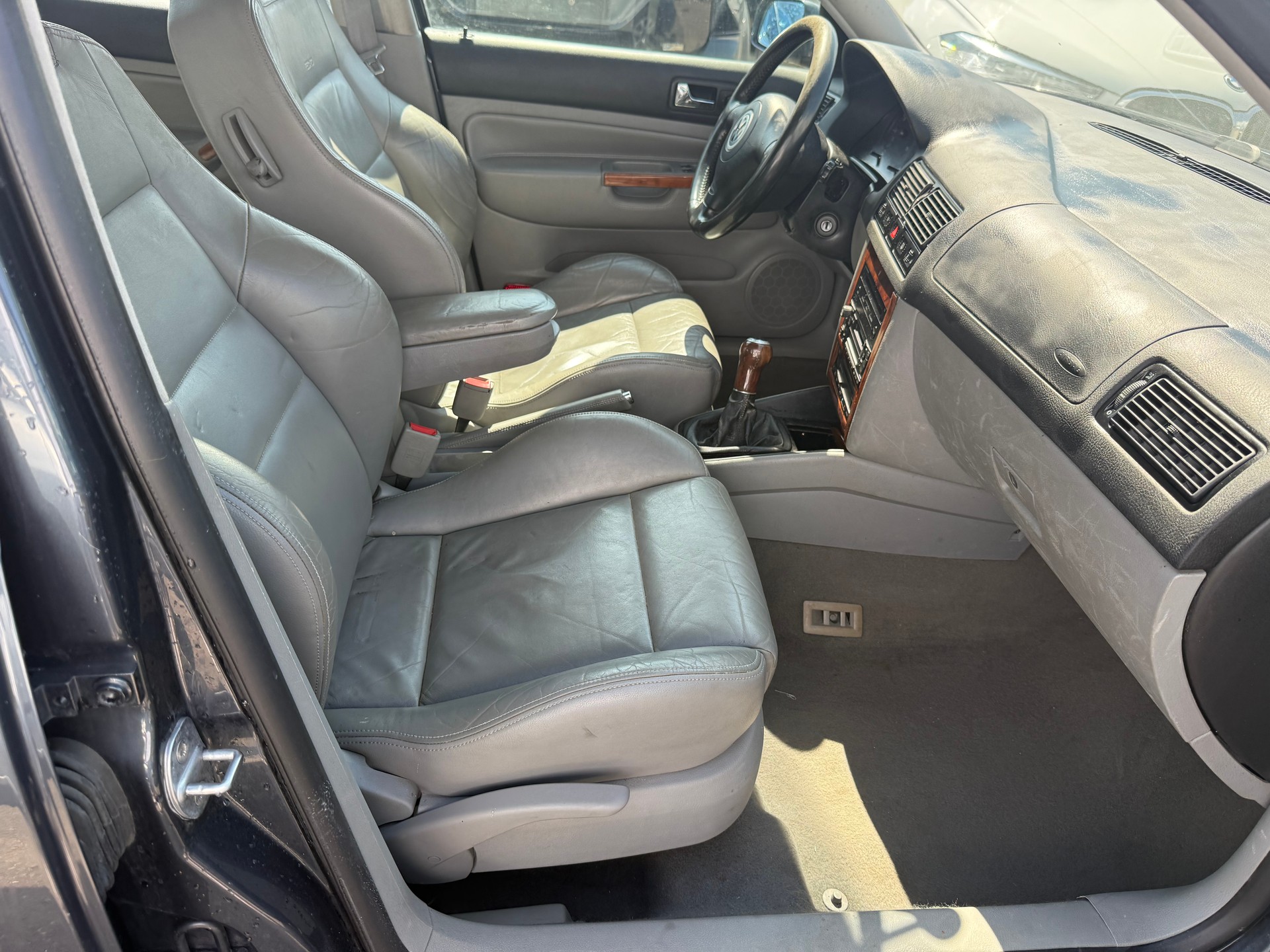VW Golf 2.8 Highline 4Motion-image-6