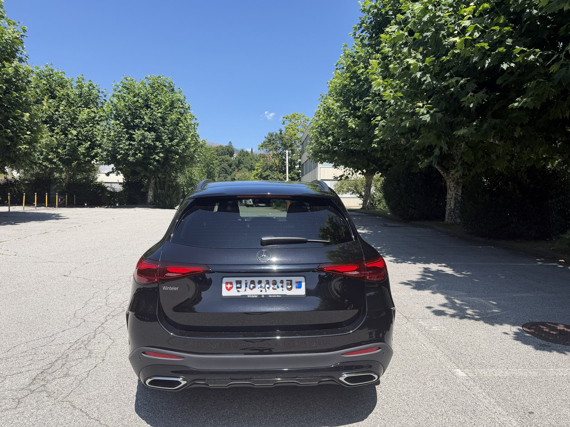 MERCEDES-BENZ GLC 300 AMG Line 4matic-image-2