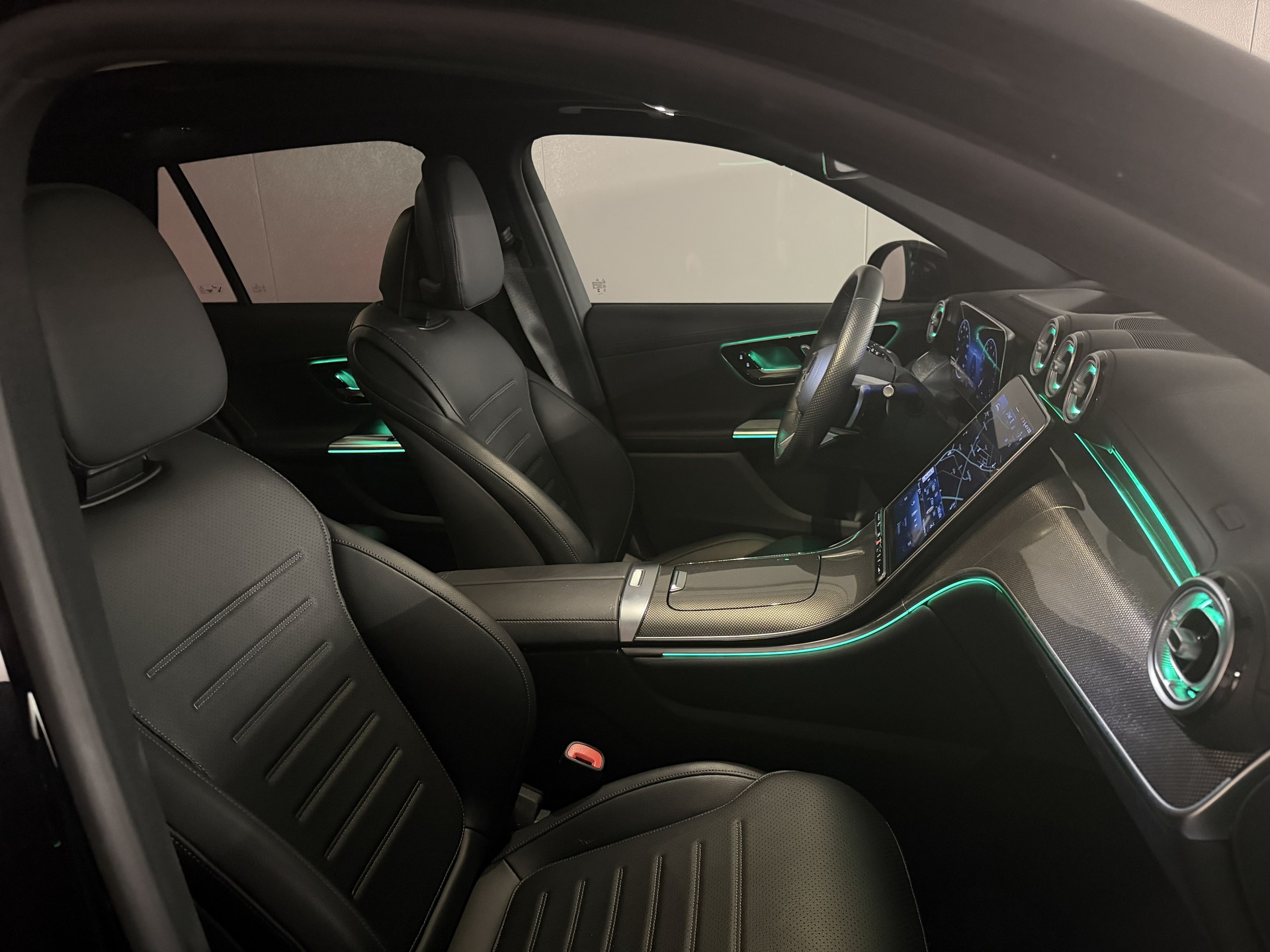 MERCEDES-BENZ GLC 300 AMG Line 4matic-image-7
