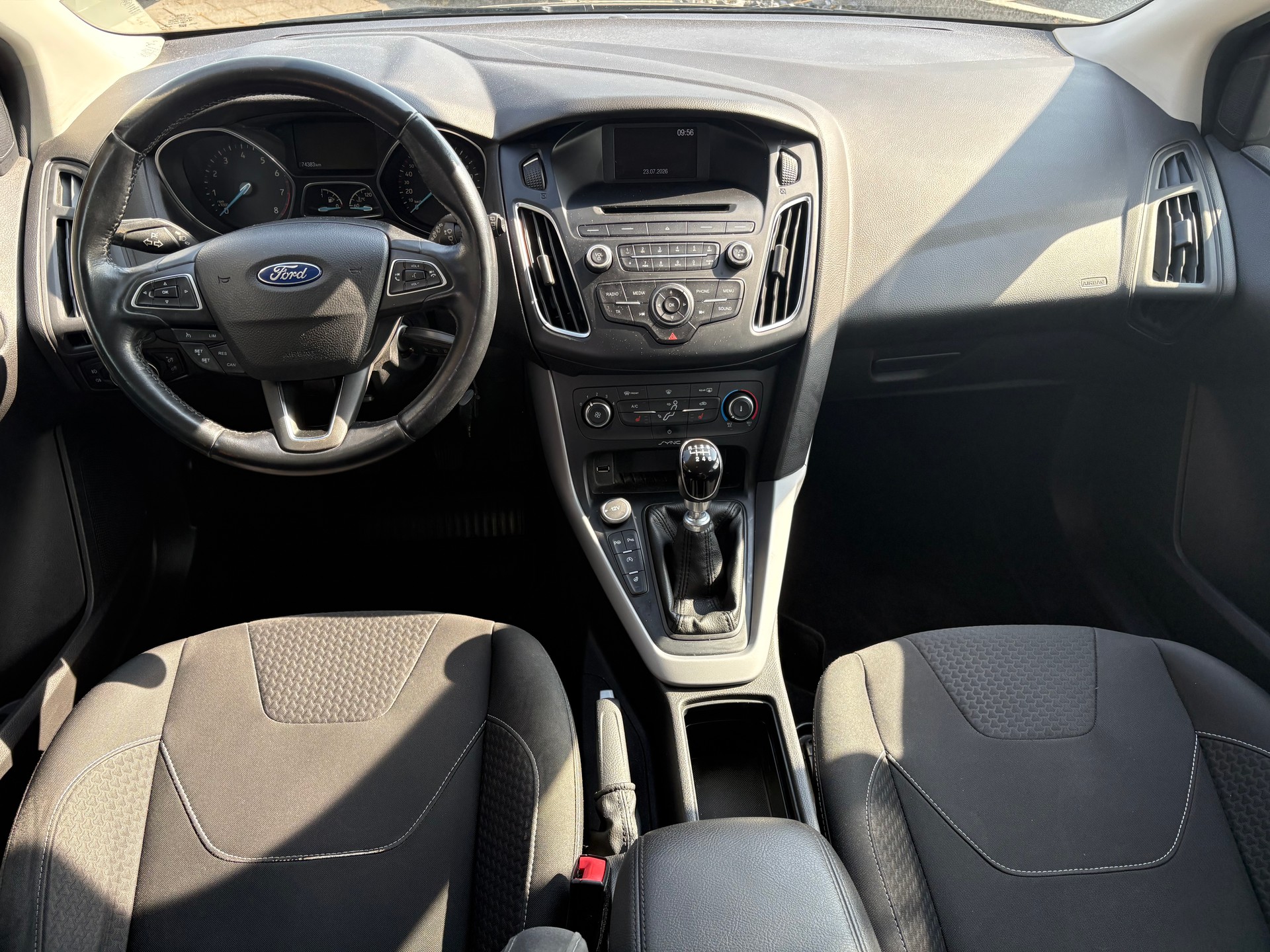 FORD Focus 1.0 SCTi Titanium-image-3