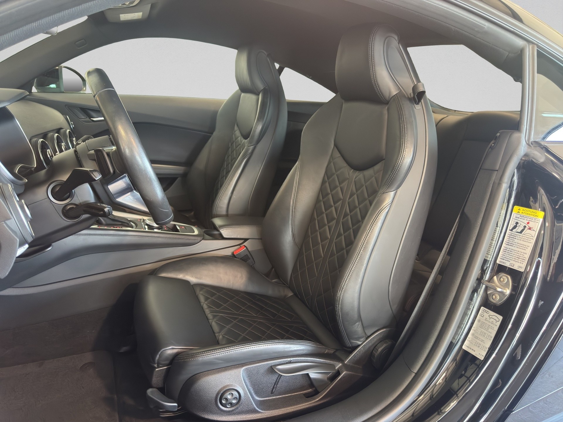 AUDI TT Coupé 2.0 TFSI quattro S-tronic-image-8