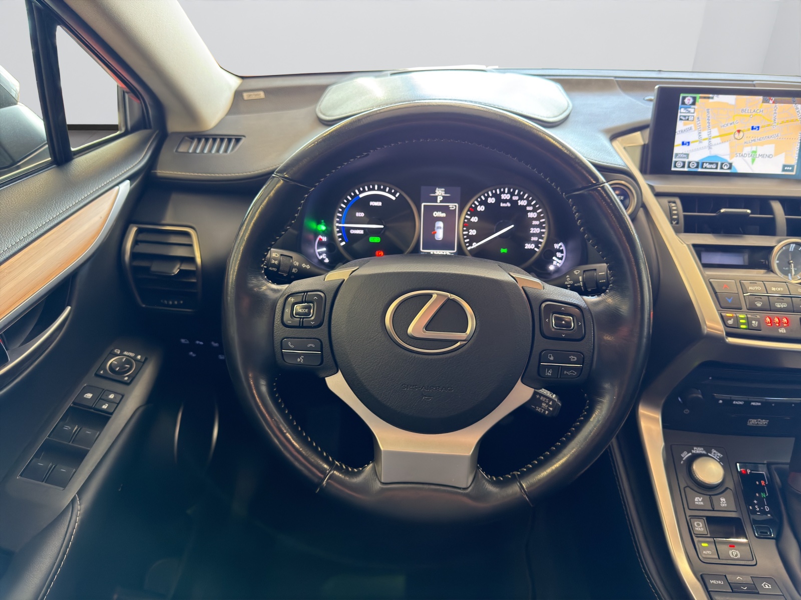 LEXUS NX 300h excellence E-Four Automatic-image-14