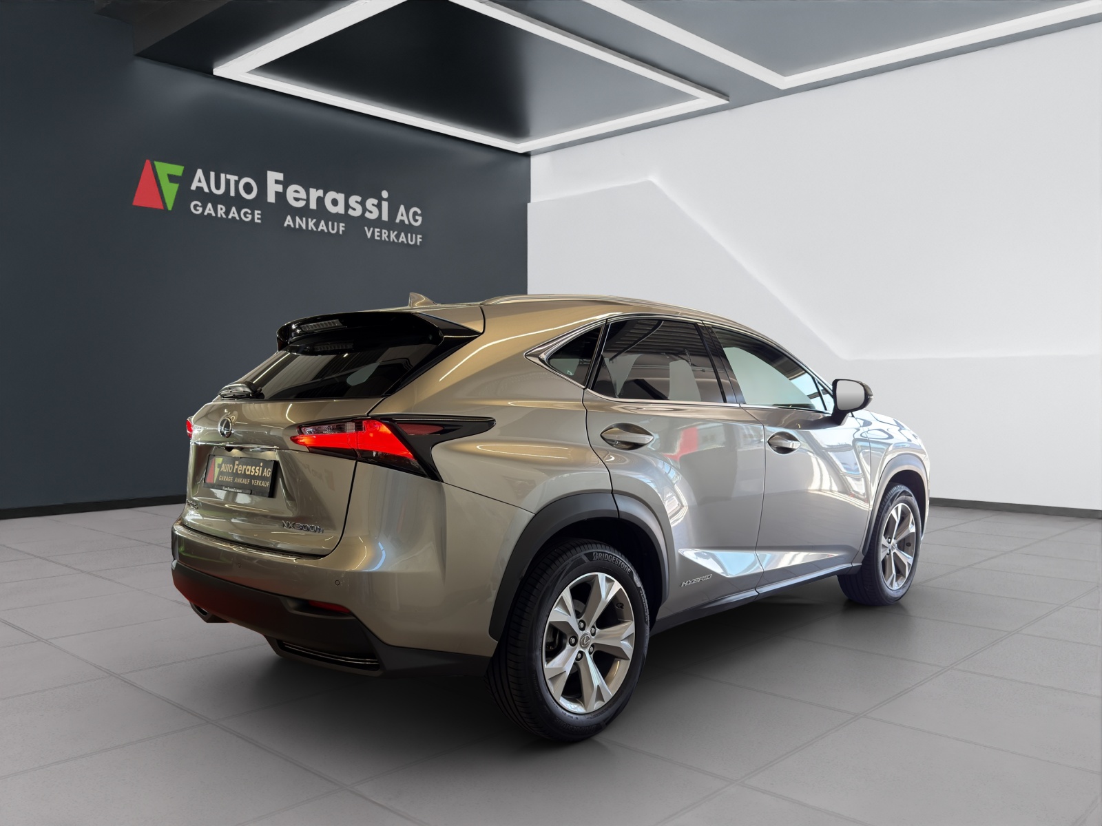 LEXUS NX 300h excellence E-Four Automatic-image-5