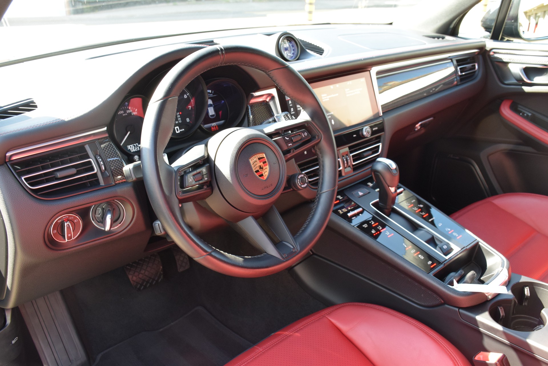 PORSCHE Macan GTS PDK-image-11