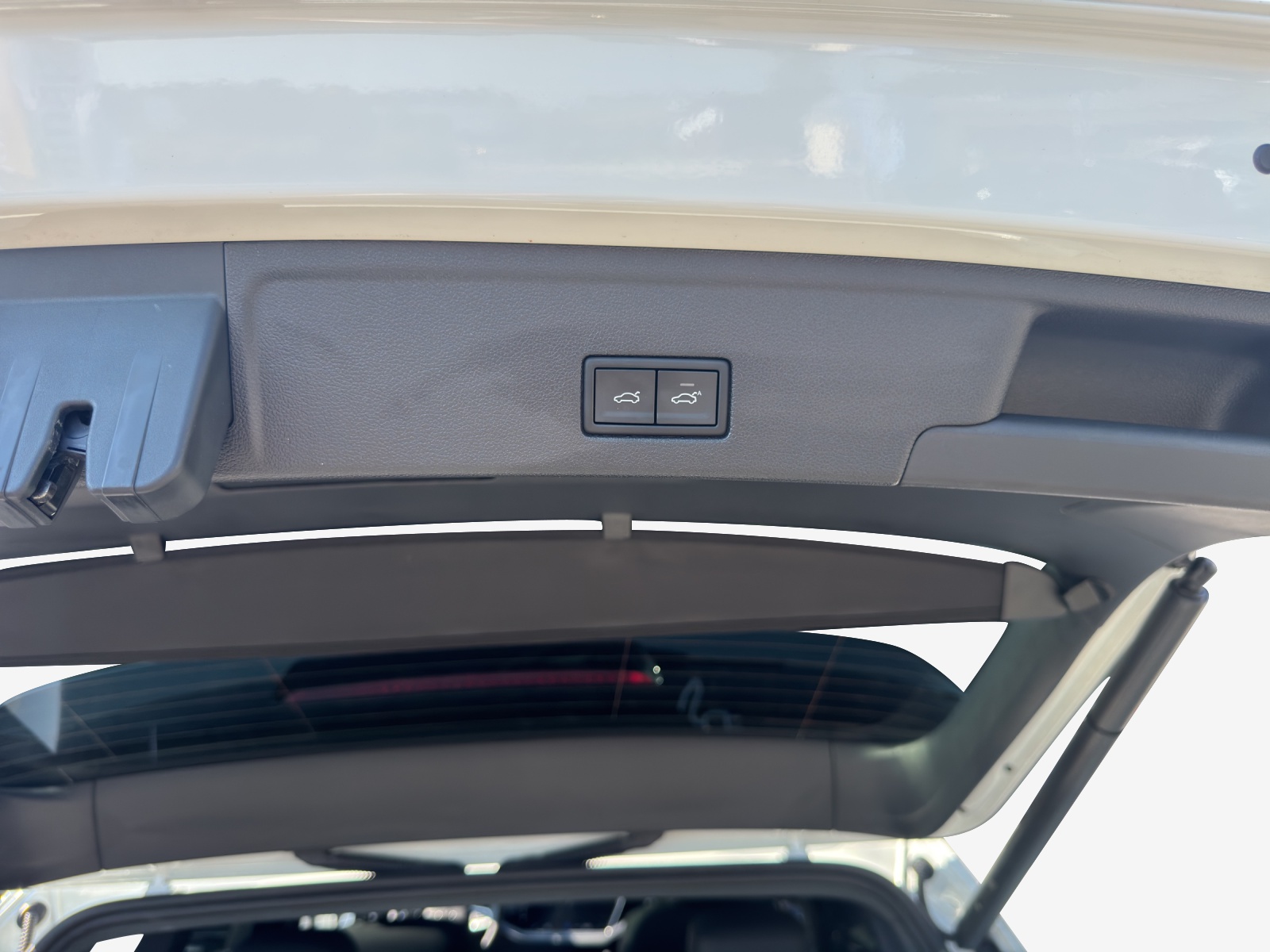 VW Touareg 3.0 TSI eHybrid R Tiptronic-image-15