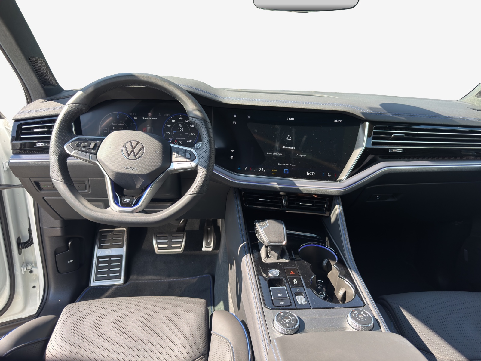 VW Touareg 3.0 TSI eHybrid R Tiptronic-image-8