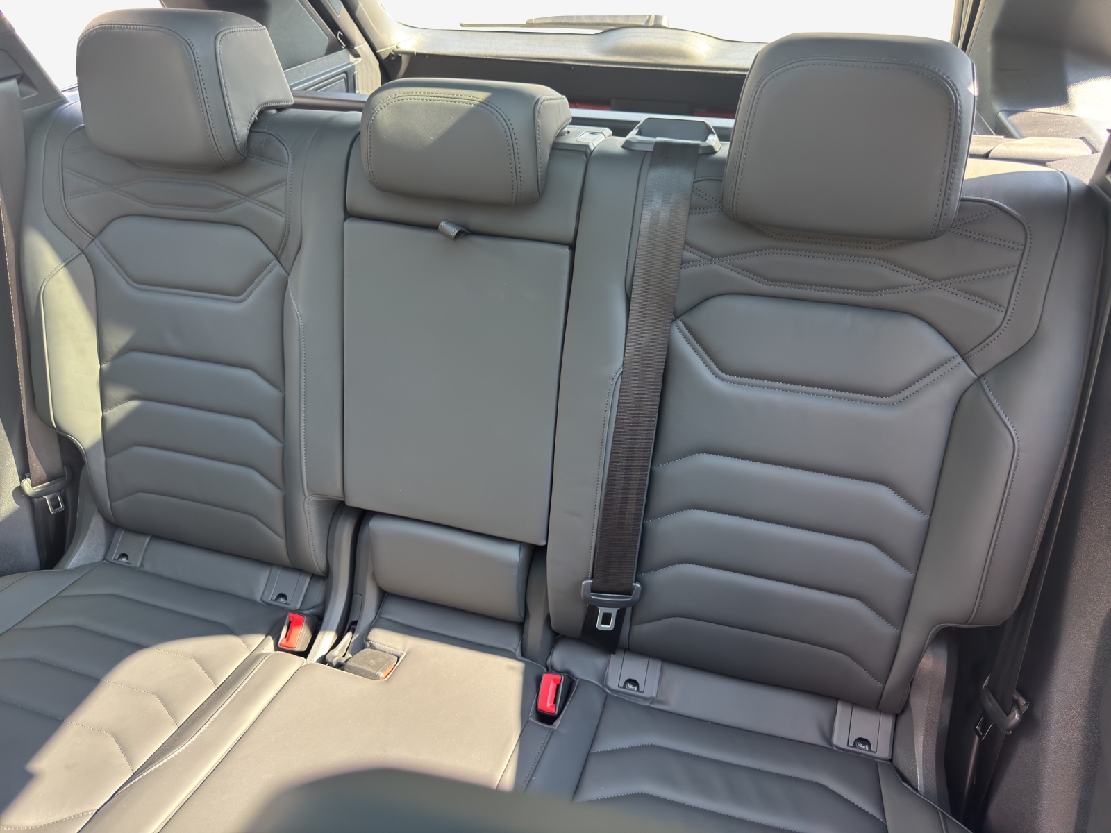 VW Touareg 3.0 TSI eHybrid R Tiptronic-image-11
