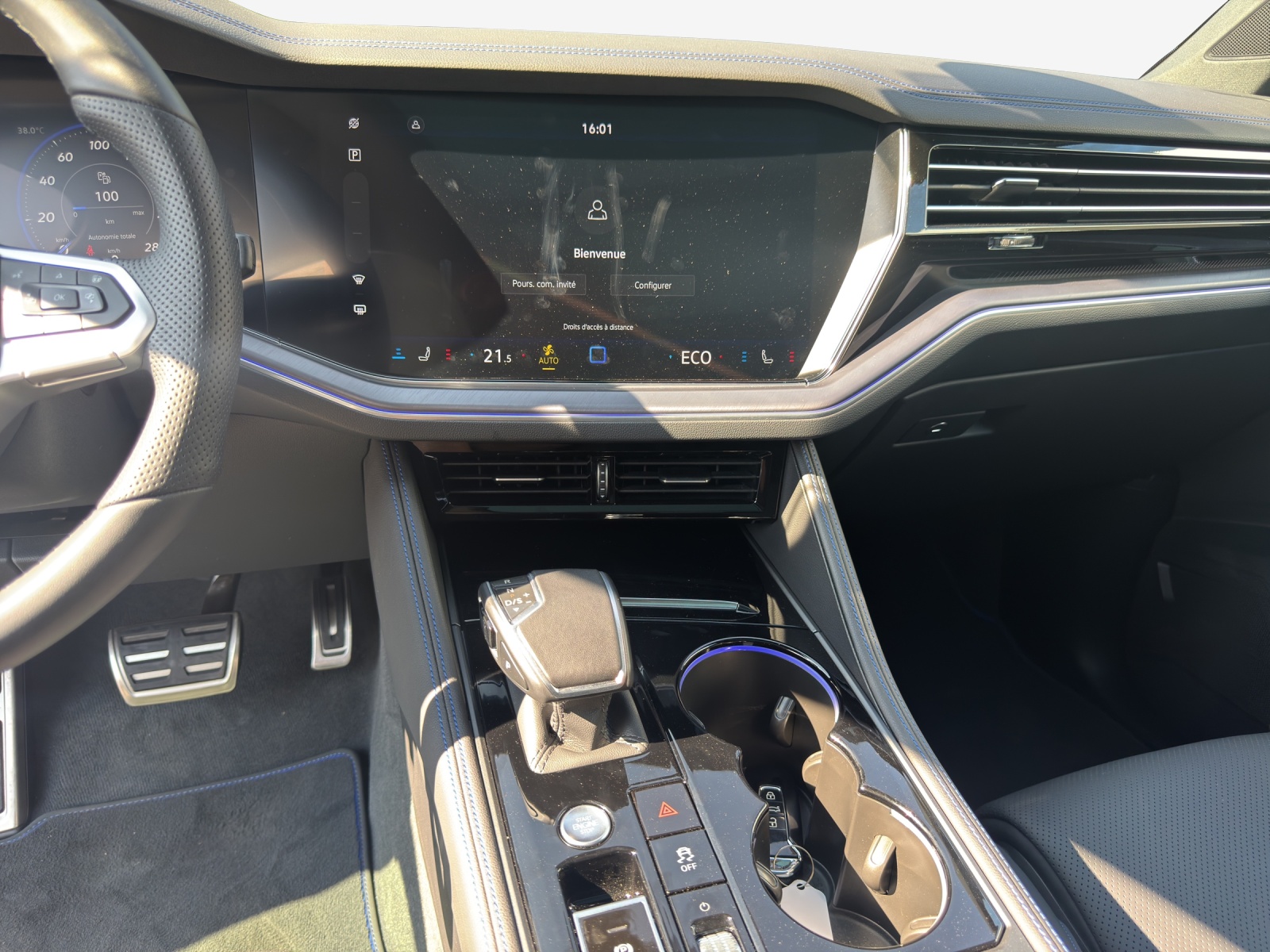 VW Touareg 3.0 TSI eHybrid R Tiptronic-image-10