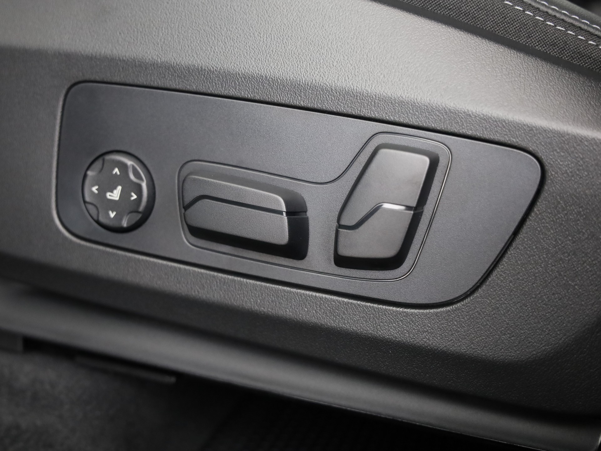 BMW 223d xDrive Active Tourer-image-16