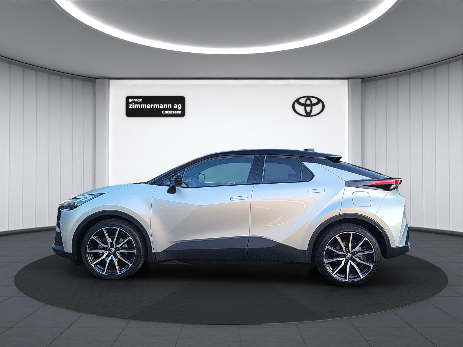 TOYOTA C-HR 2.0 PHEV GR Sport-image-10