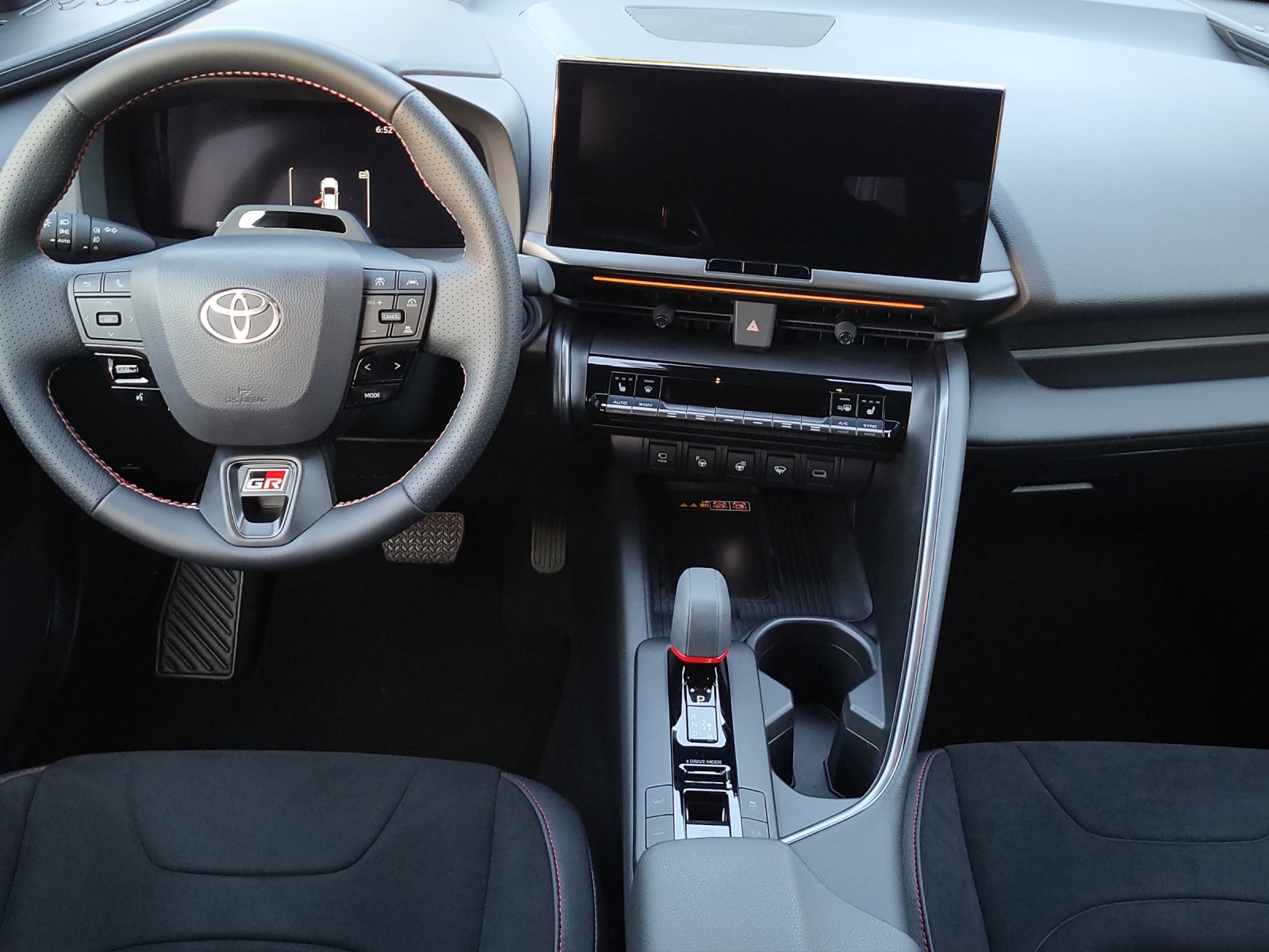 TOYOTA C-HR 2.0 PHEV GR Sport-image-13