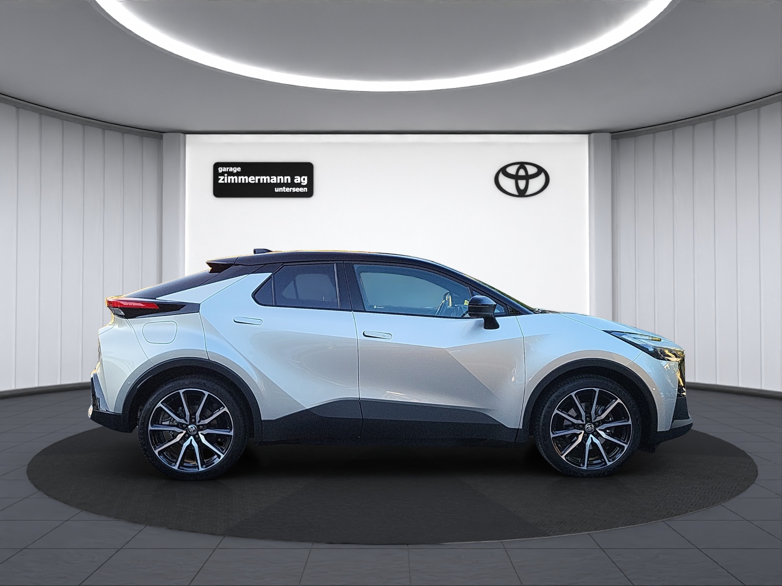 TOYOTA C-HR 2.0 PHEV GR Sport-image-4