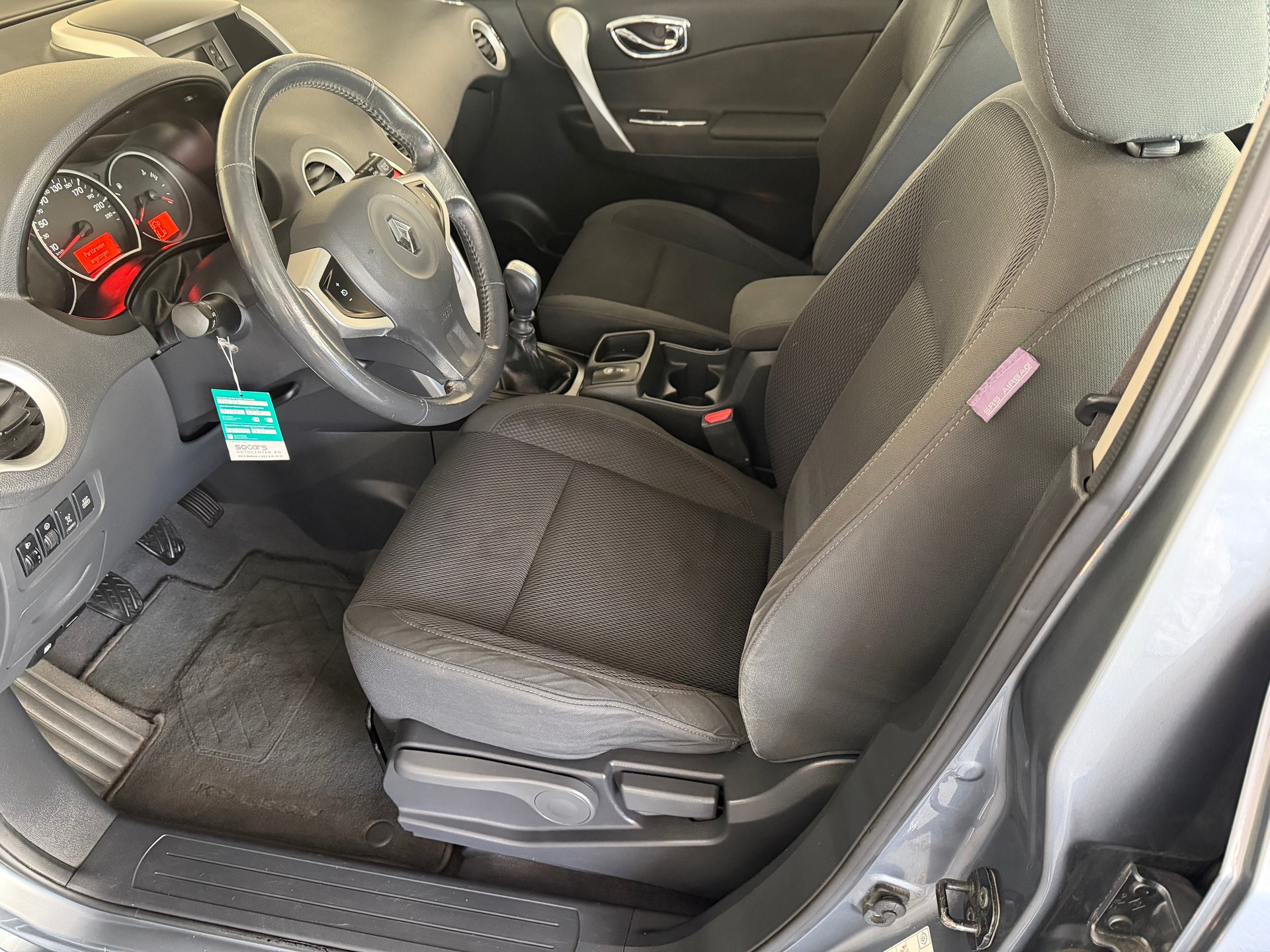 RENAULT Koleos 2.5 Dynamique 4x4-image-9