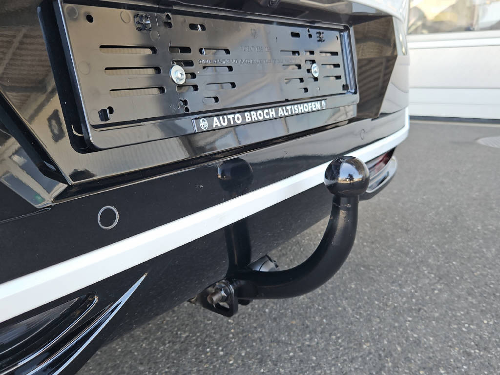 RENAULT Mégane E-Tech evolution-image-11